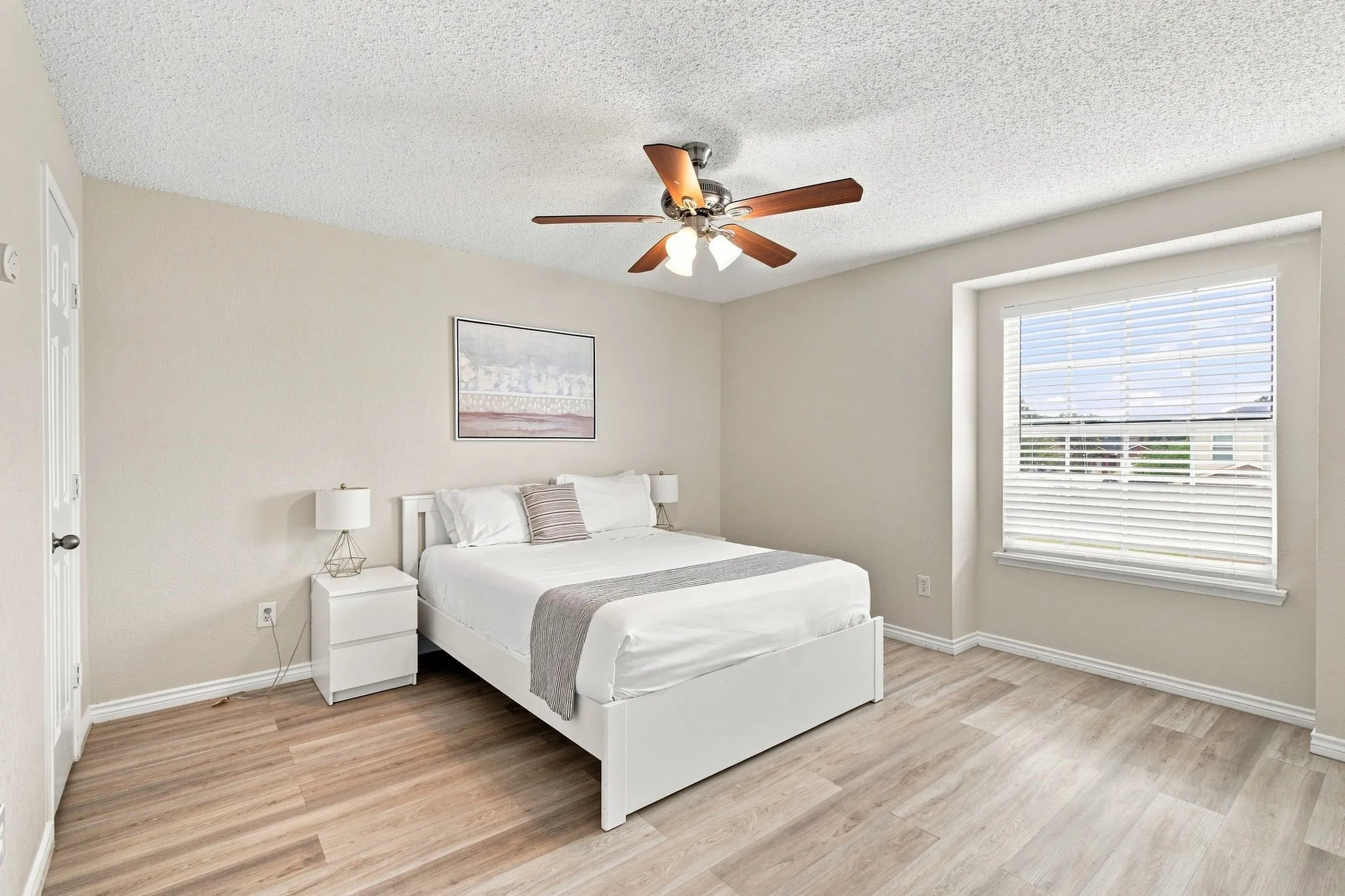 Single Family Residence For Rent in Dallas County , 5456 Maverick Drive, Grand Prairie, Texas 75052, 4 Bedroom, 3 Bathroom, 2 Garage spaces, 3,002 Sqft, built in 2004, mls#21370599, Real Estate Agent in Grand Prairie, Homes For Rent in Dallas county, Homes For Rent in Grand Prairie, Realtor in Grand Prairie Texas, Real Estate Brokerage Independent Realty Texas, Luminita Cordes Realtor