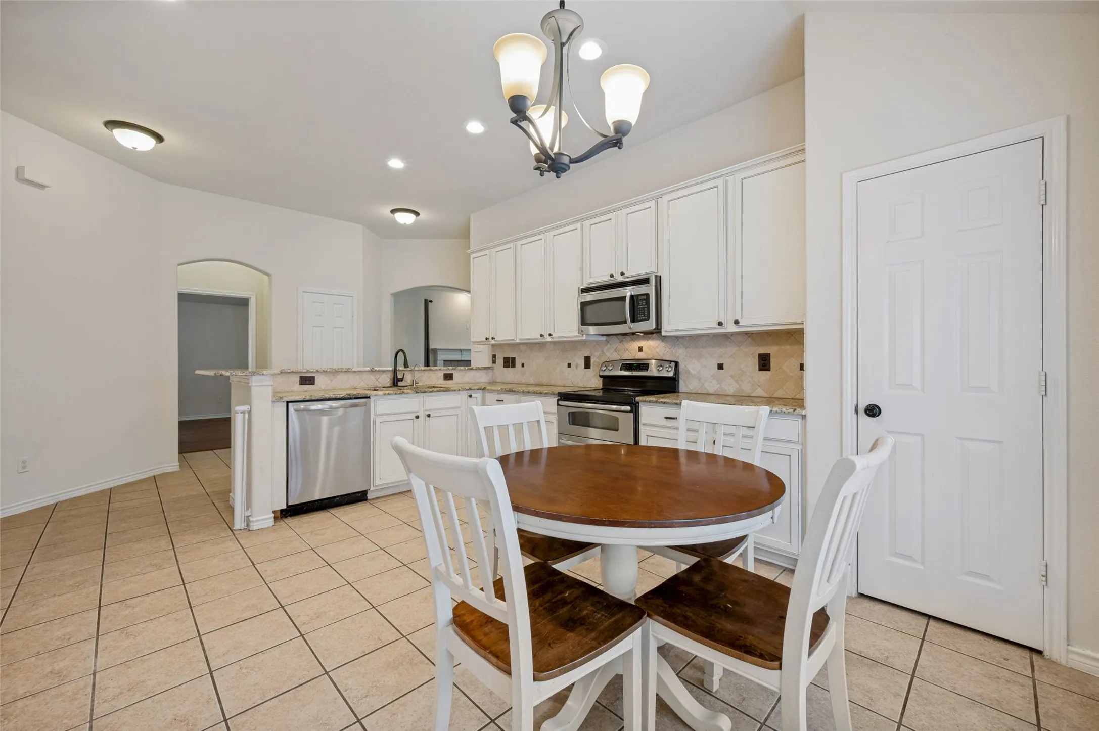 Single Family Residence For Rent in Collin County , 1615 Bur Oak Drive, Allen, Texas 75002, 3 Bedroom, 2 Bathroom, 2 Garage spaces, 2,210 Sqft, built in 2002, mls#21370616, Real Estate Agent in Allen, Homes For Rent in Collin county, Homes For Rent in Allen, Realtor in Allen Texas, Real Estate Brokerage Independent Realty Texas, Luminita Cordes Realtor