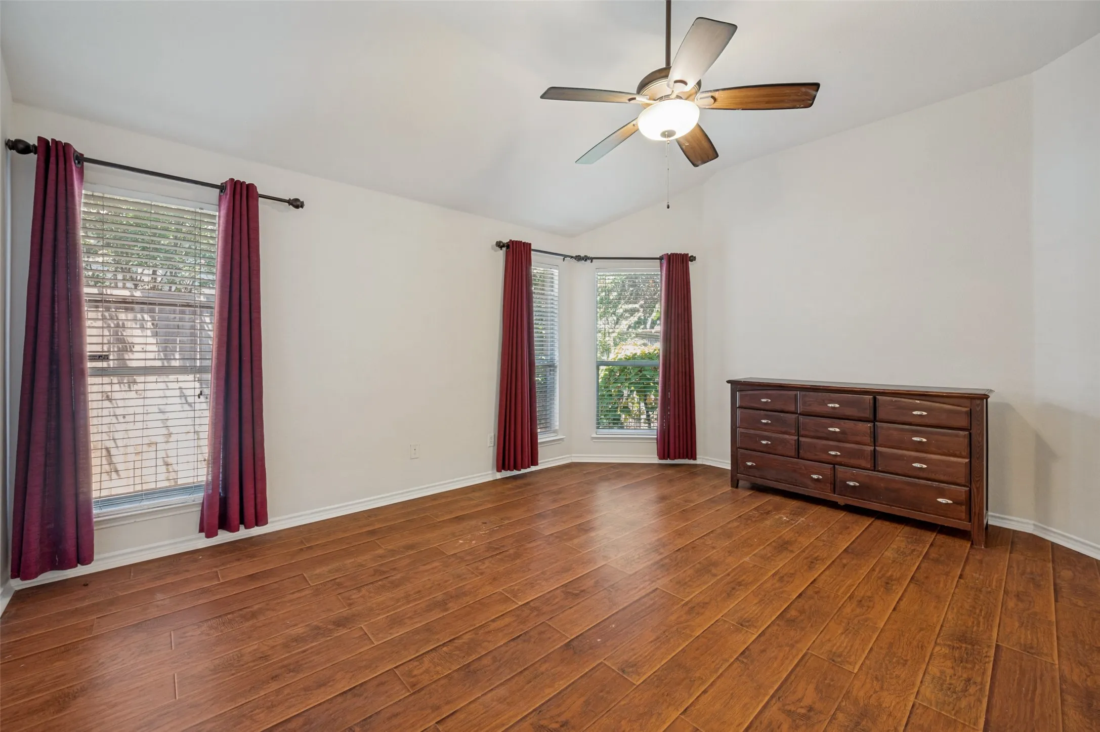 Single Family Residence For Rent in Collin County , 1615 Bur Oak Drive, Allen, Texas 75002, 3 Bedroom, 2 Bathroom, 2 Garage spaces, 2,210 Sqft, built in 2002, mls#21370616, Real Estate Agent in Allen, Homes For Rent in Collin county, Homes For Rent in Allen, Realtor in Allen Texas, Real Estate Brokerage Independent Realty Texas, Luminita Cordes Realtor
