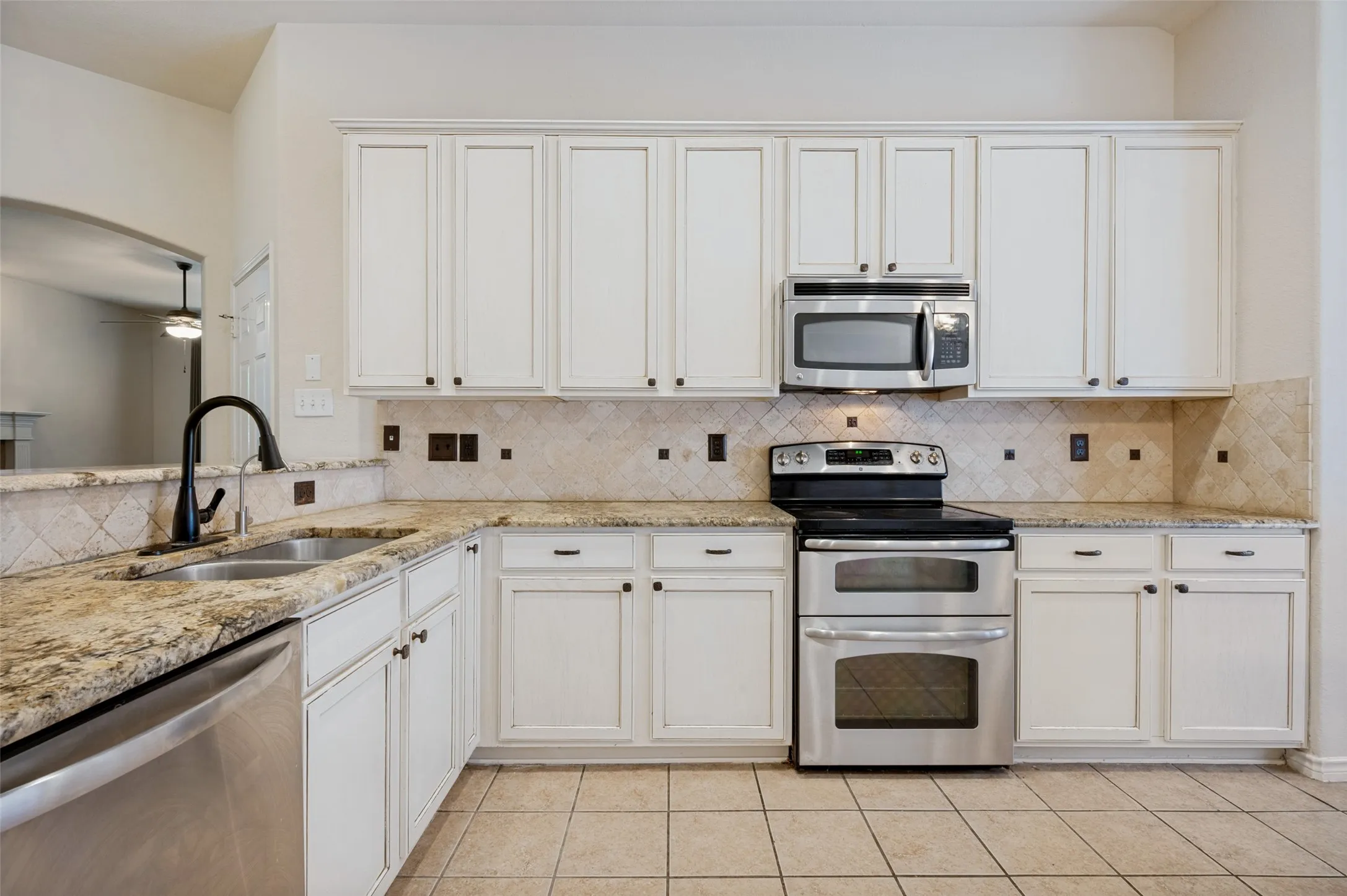 Single Family Residence For Rent in Collin County , 1615 Bur Oak Drive, Allen, Texas 75002, 3 Bedroom, 2 Bathroom, 2 Garage spaces, 2,210 Sqft, built in 2002, mls#21370616, Real Estate Agent in Allen, Homes For Rent in Collin county, Homes For Rent in Allen, Realtor in Allen Texas, Real Estate Brokerage Independent Realty Texas, Luminita Cordes Realtor