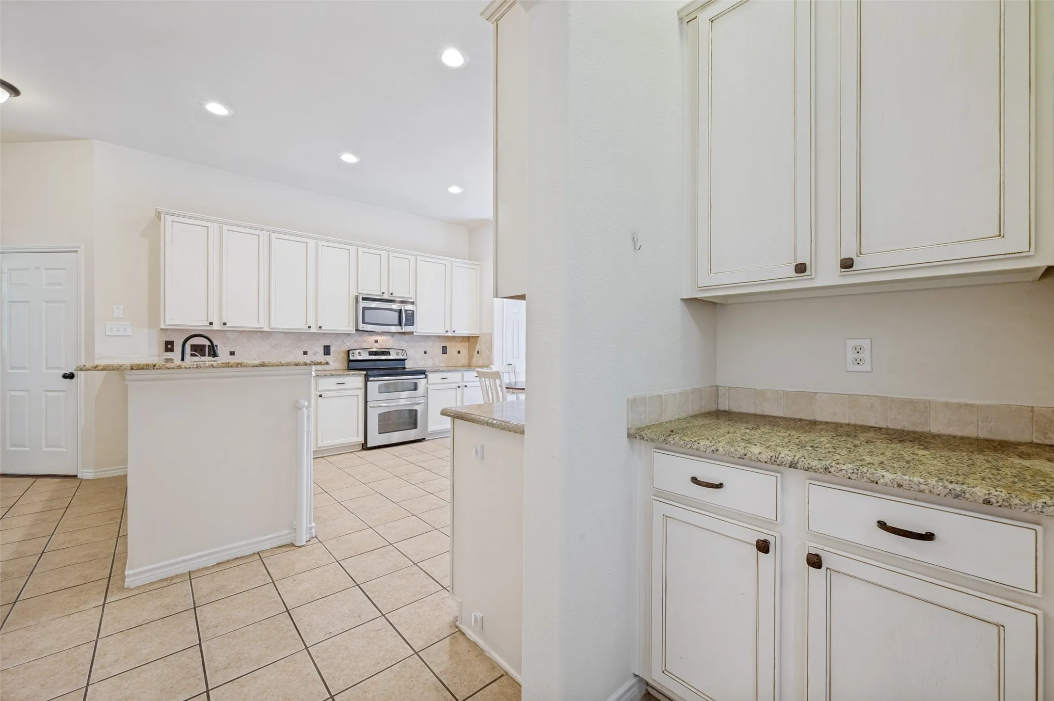 Single Family Residence For Rent in Collin County , 1615 Bur Oak Drive, Allen, Texas 75002, 3 Bedroom, 2 Bathroom, 2 Garage spaces, 2,210 Sqft, built in 2002, mls#21370616, Real Estate Agent in Allen, Homes For Rent in Collin county, Homes For Rent in Allen, Realtor in Allen Texas, Real Estate Brokerage Independent Realty Texas, Luminita Cordes Realtor