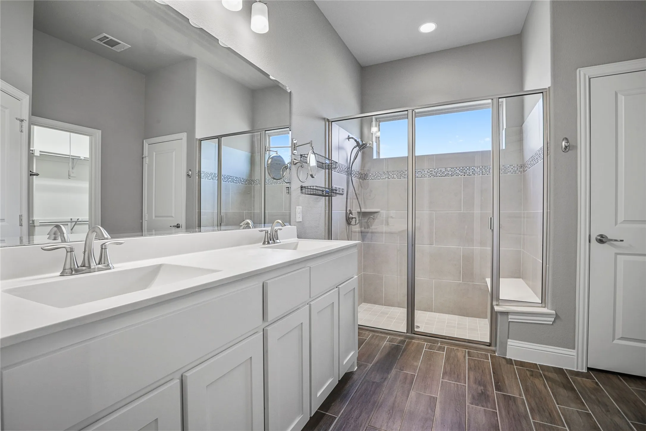 Single Family Residence For Rent in Collin County , 1152 Olympic Drive, Celina, Texas 75009, 3 Bedroom, 3 Bathroom, 2 Garage spaces, 2,739 Sqft, built in 2016, mls#21370617, Real Estate Agent in Celina, Homes For Rent in Collin county, Homes For Rent in Celina, Realtor in Celina Texas, Real Estate Brokerage Independent Realty Texas, Luminita Cordes Realtor