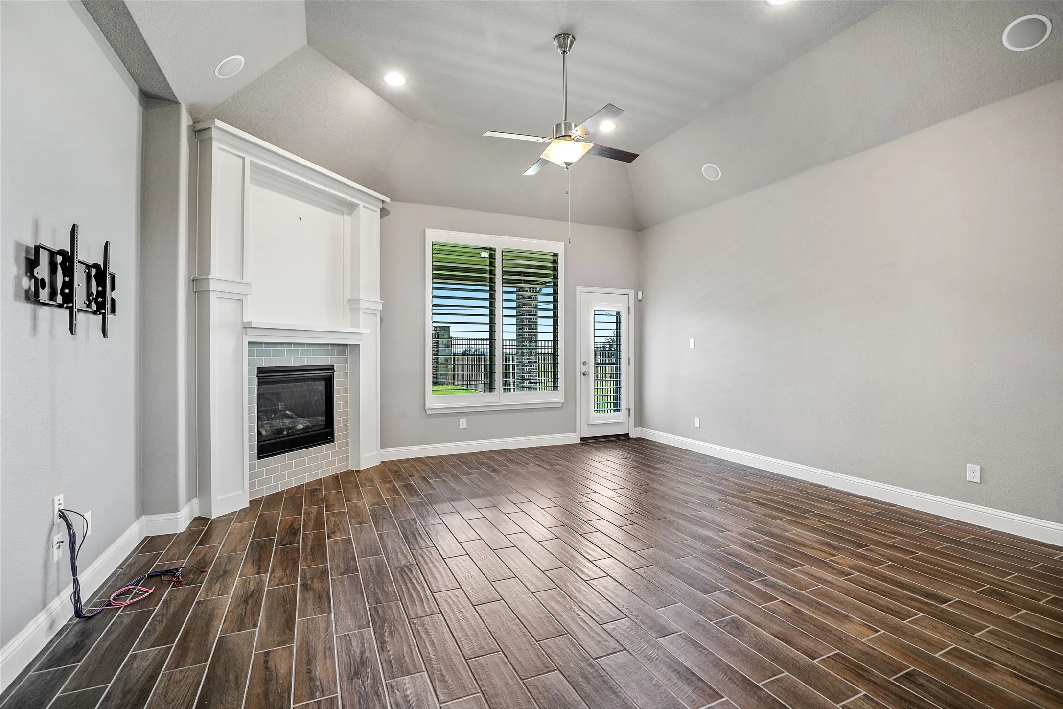 Single Family Residence For Rent in Collin County , 1152 Olympic Drive, Celina, Texas 75009, 3 Bedroom, 3 Bathroom, 2 Garage spaces, 2,739 Sqft, built in 2016, mls#21370617, Real Estate Agent in Celina, Homes For Rent in Collin county, Homes For Rent in Celina, Realtor in Celina Texas, Real Estate Brokerage Independent Realty Texas, Luminita Cordes Realtor