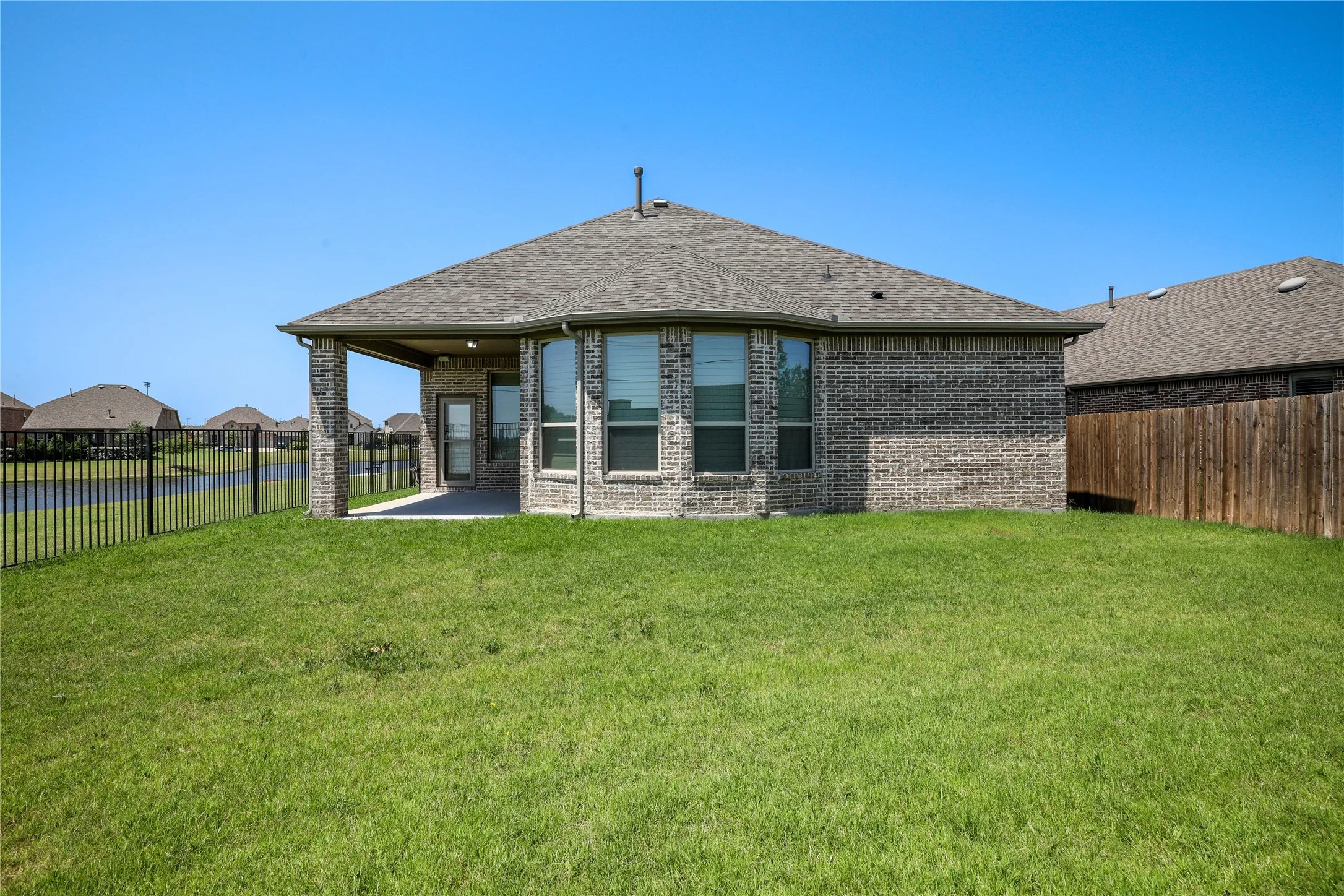 Single Family Residence For Rent in Collin County , 1152 Olympic Drive, Celina, Texas 75009, 3 Bedroom, 3 Bathroom, 2 Garage spaces, 2,739 Sqft, built in 2016, mls#21370617, Real Estate Agent in Celina, Homes For Rent in Collin county, Homes For Rent in Celina, Realtor in Celina Texas, Real Estate Brokerage Independent Realty Texas, Luminita Cordes Realtor