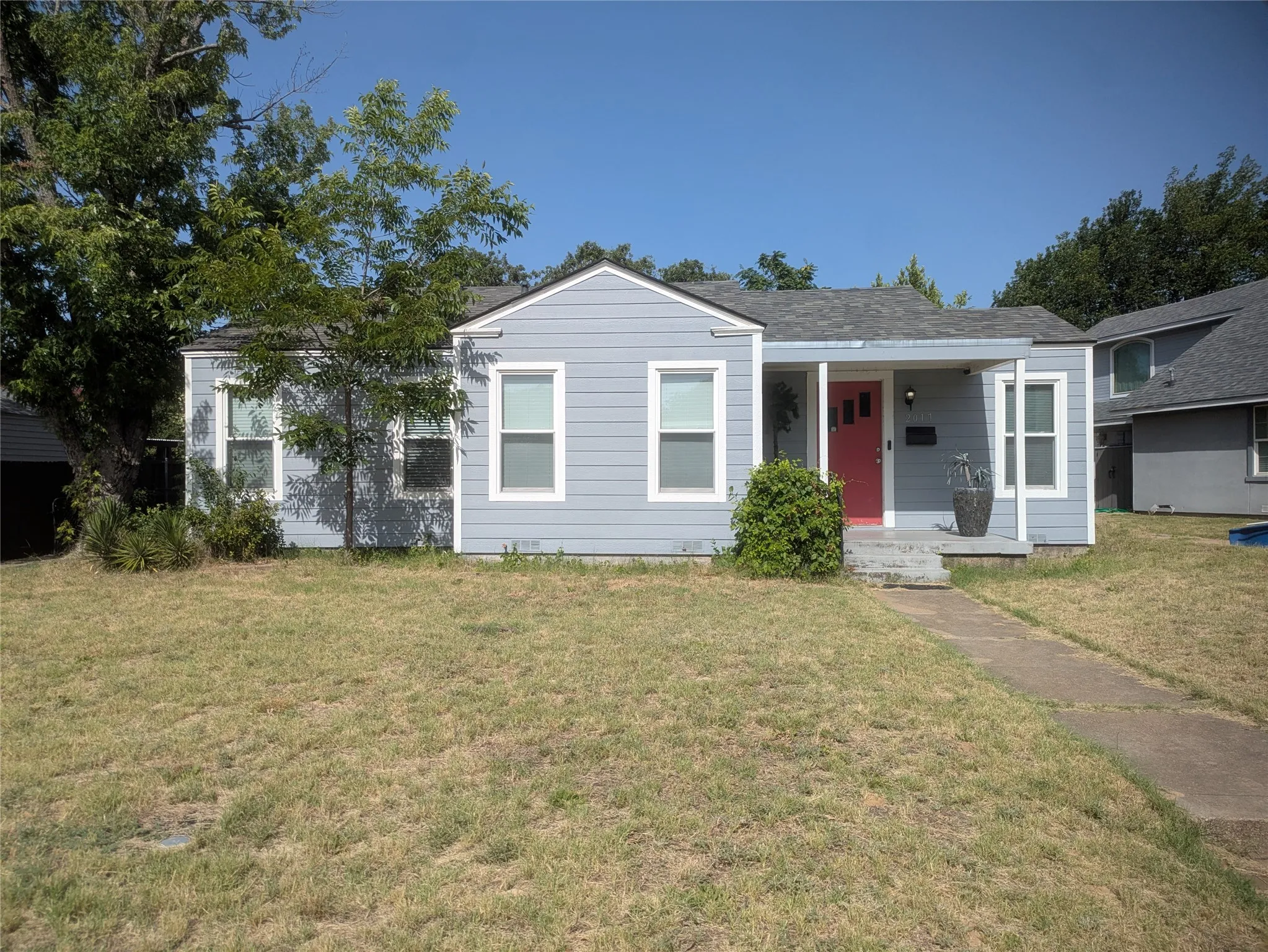 Single Family Residence For Sale in Tarrant County , 2017 Owens Street, Haltom City, Texas 76117, 4 Bedroom, 2 Bathroom, Garage spaces, 1,368 Sqft, built in 1949, mls#21370630, Real Estate Agent in Haltom City, Homes For Sale in Tarrant county, Homes For Sale in Haltom City, Realtor in Haltom City Texas, Real Estate Brokerage Independent Realty Texas, Luminita Cordes Realtor