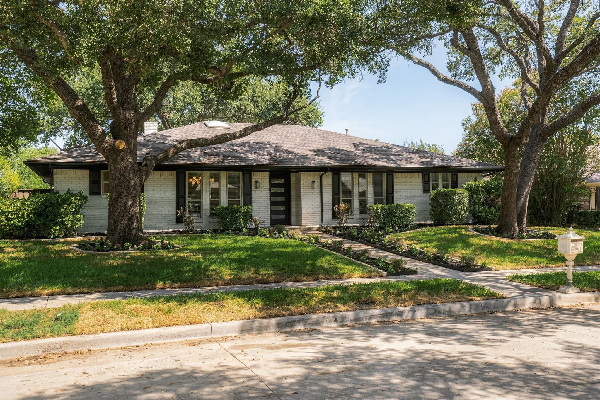 Single Family Residence For Sale in Collin County , 3209 Forester Way, Plano, Texas 75075, 3 Bedroom, 2 Bathroom, 2 Garage spaces, 2,028 Sqft, built in 1974, mls#21370627, Real Estate Agent in Plano, Homes For Sale in Collin county, Homes For Sale in Plano, Realtor in Plano Texas, Real Estate Brokerage Independent Realty Texas, Luminita Cordes Realtor