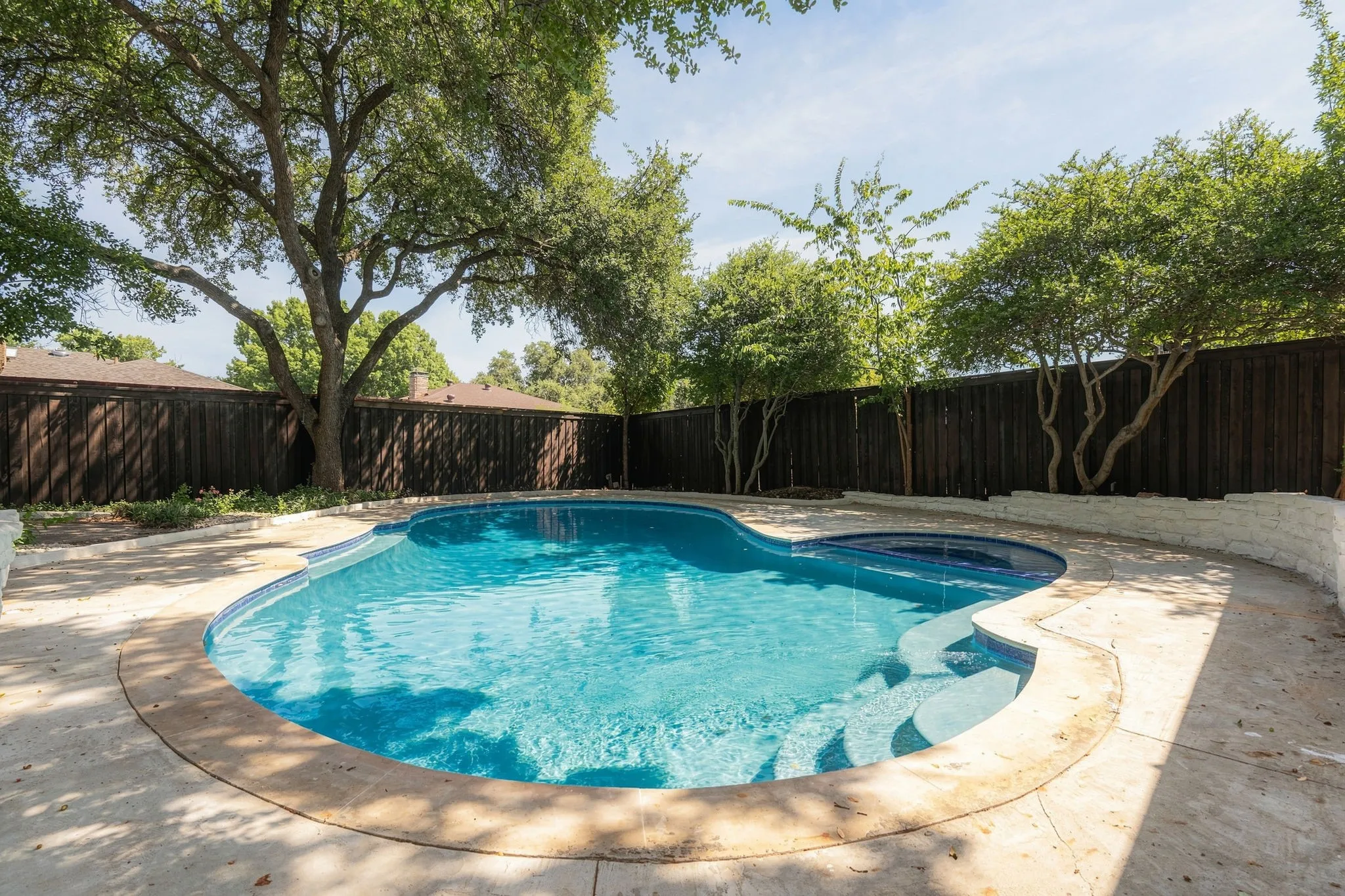 Single Family Residence For Sale in Collin County , 3209 Forester Way, Plano, Texas 75075, 3 Bedroom, 2 Bathroom, 2 Garage spaces, 2,028 Sqft, built in 1974, mls#21370627, Real Estate Agent in Plano, Homes For Sale in Collin county, Homes For Sale in Plano, Realtor in Plano Texas, Real Estate Brokerage Independent Realty Texas, Luminita Cordes Realtor