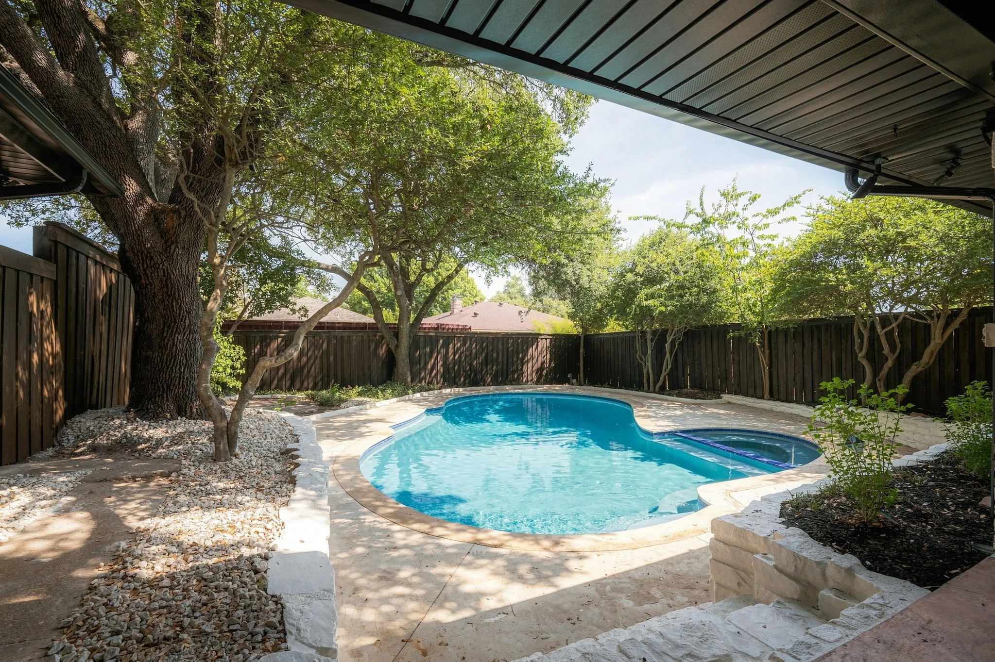 Single Family Residence For Sale in Collin County , 3209 Forester Way, Plano, Texas 75075, 3 Bedroom, 2 Bathroom, 2 Garage spaces, 2,028 Sqft, built in 1974, mls#21370627, Real Estate Agent in Plano, Homes For Sale in Collin county, Homes For Sale in Plano, Realtor in Plano Texas, Real Estate Brokerage Independent Realty Texas, Luminita Cordes Realtor