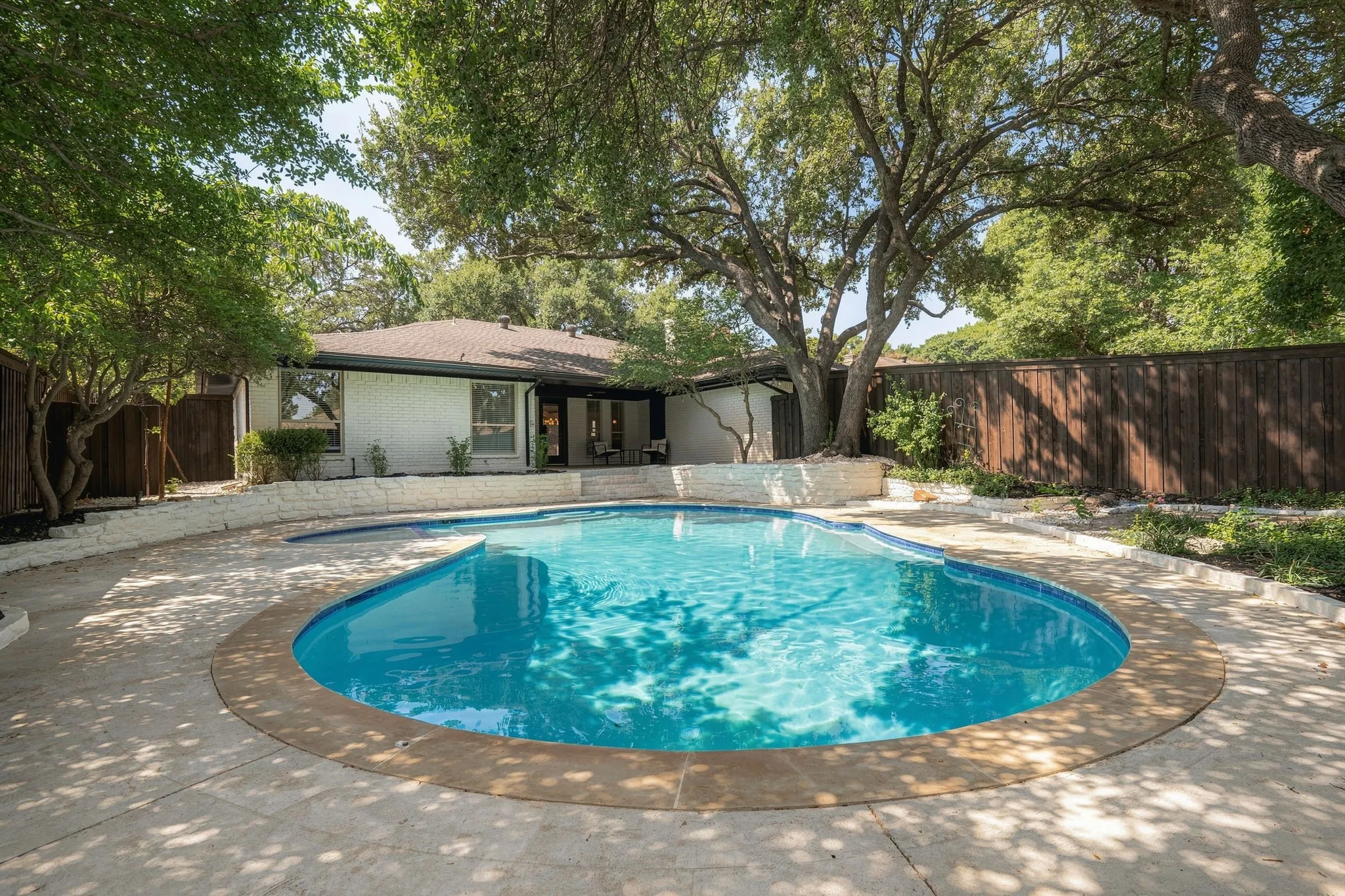 Single Family Residence For Sale in Collin County , 3209 Forester Way, Plano, Texas 75075, 3 Bedroom, 2 Bathroom, 2 Garage spaces, 2,028 Sqft, built in 1974, mls#21370627, Real Estate Agent in Plano, Homes For Sale in Collin county, Homes For Sale in Plano, Realtor in Plano Texas, Real Estate Brokerage Independent Realty Texas, Luminita Cordes Realtor