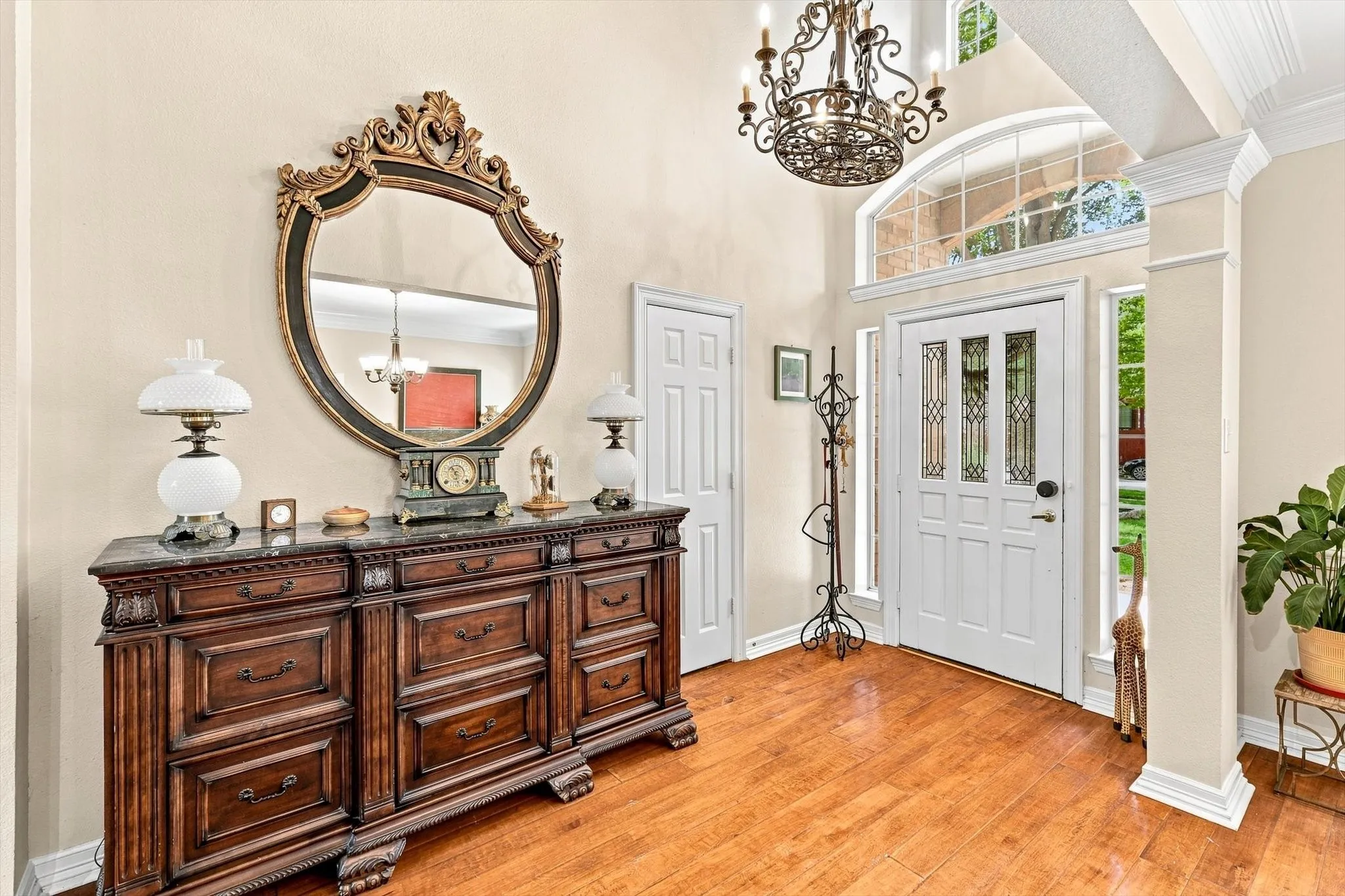 Single Family Residence For Sale in Tarrant County , 1303 Stone Lakes Drive, Southlake, Texas 76092, 6 Bedroom, 5 Bathroom, 3 Garage spaces, 4,760 Sqft, built in 1993, mls#21367750, Real Estate Agent in Southlake, Homes For Sale in Tarrant county, Homes For Sale in Southlake, Realtor in Southlake Texas, Real Estate Brokerage Independent Realty Texas, Luminita Cordes Realtor