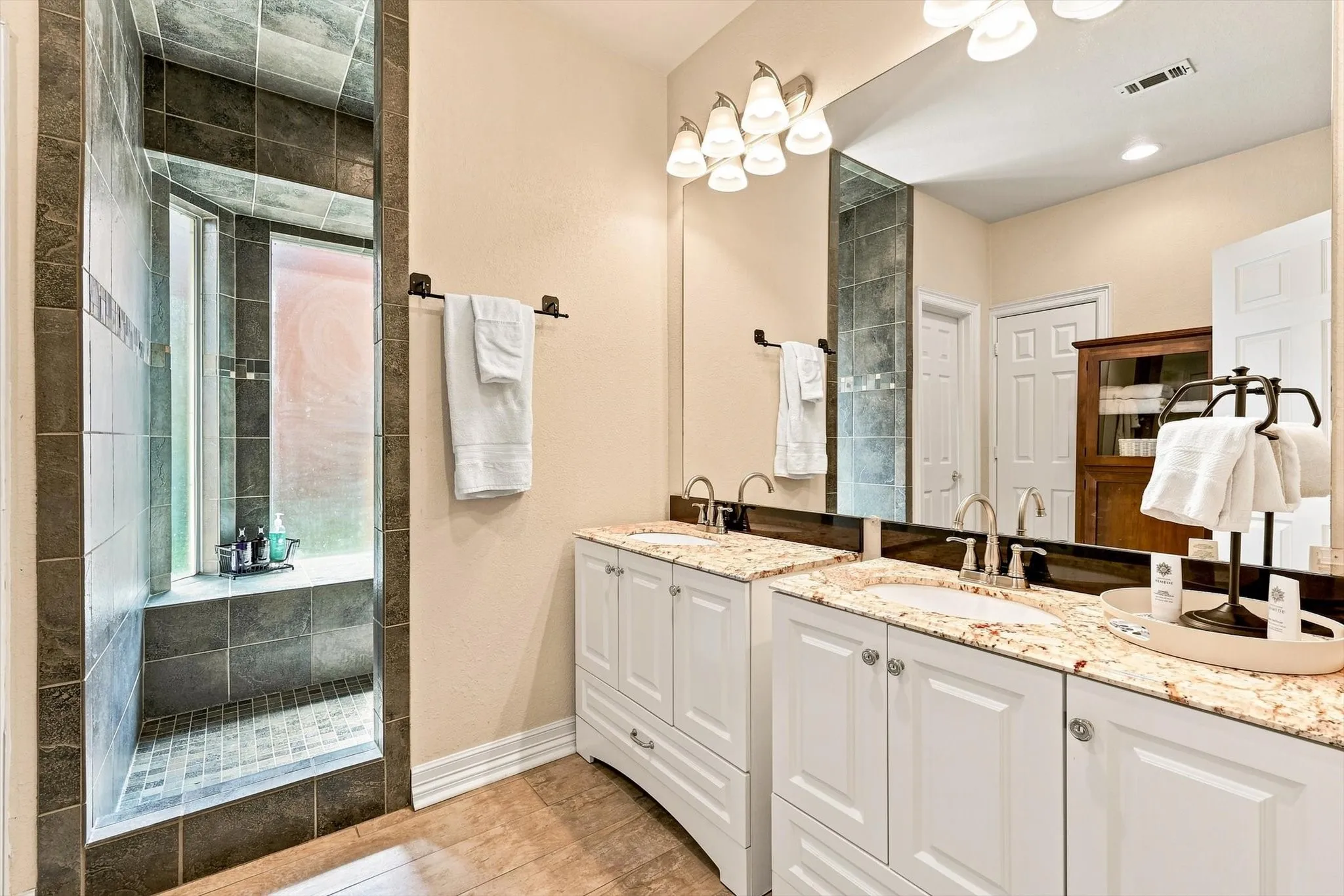 Single Family Residence For Sale in Tarrant County , 1303 Stone Lakes Drive, Southlake, Texas 76092, 6 Bedroom, 5 Bathroom, 3 Garage spaces, 4,760 Sqft, built in 1993, mls#21367750, Real Estate Agent in Southlake, Homes For Sale in Tarrant county, Homes For Sale in Southlake, Realtor in Southlake Texas, Real Estate Brokerage Independent Realty Texas, Luminita Cordes Realtor