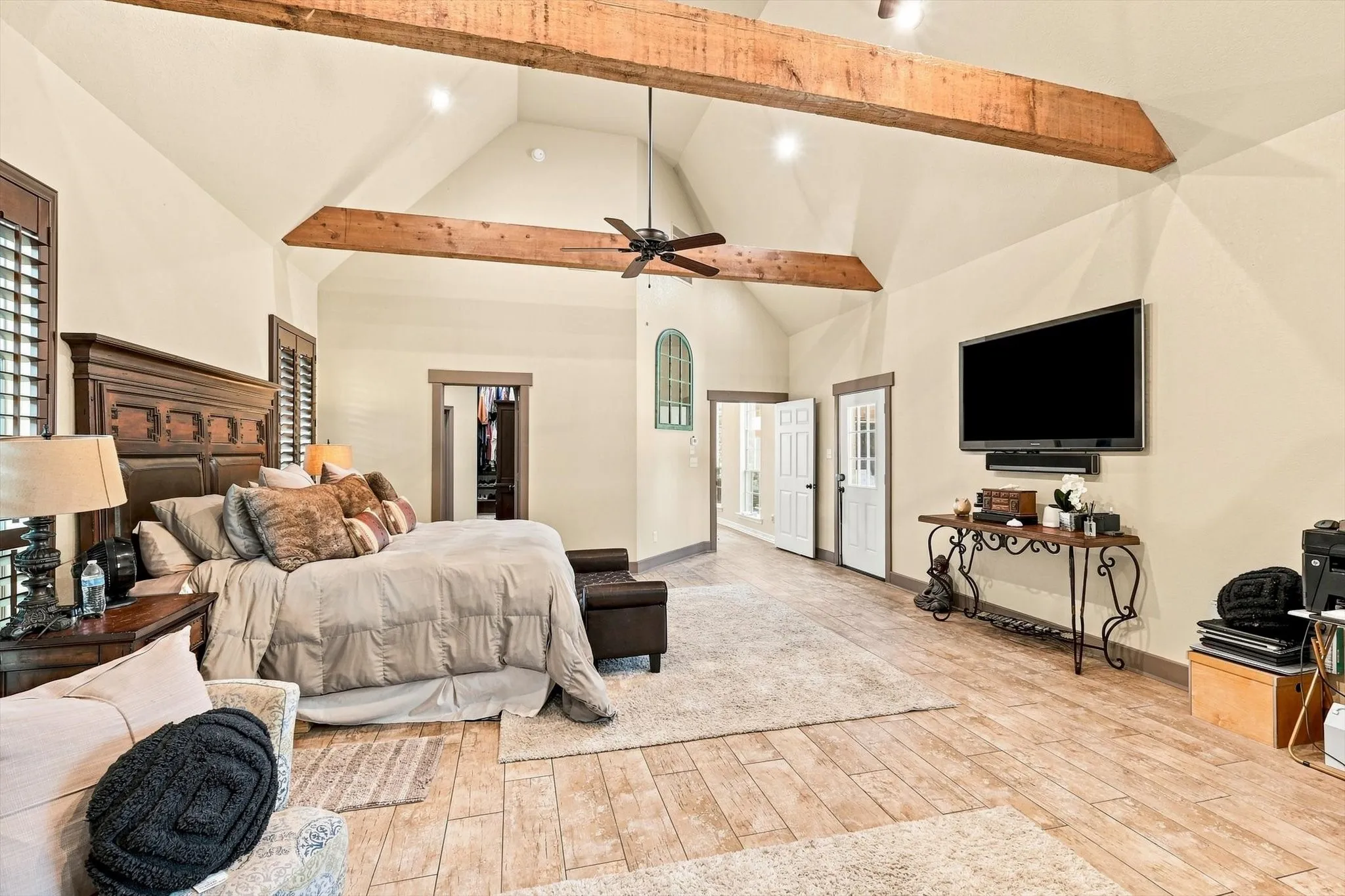 Single Family Residence For Sale in Tarrant County , 1303 Stone Lakes Drive, Southlake, Texas 76092, 6 Bedroom, 5 Bathroom, 3 Garage spaces, 4,760 Sqft, built in 1993, mls#21367750, Real Estate Agent in Southlake, Homes For Sale in Tarrant county, Homes For Sale in Southlake, Realtor in Southlake Texas, Real Estate Brokerage Independent Realty Texas, Luminita Cordes Realtor