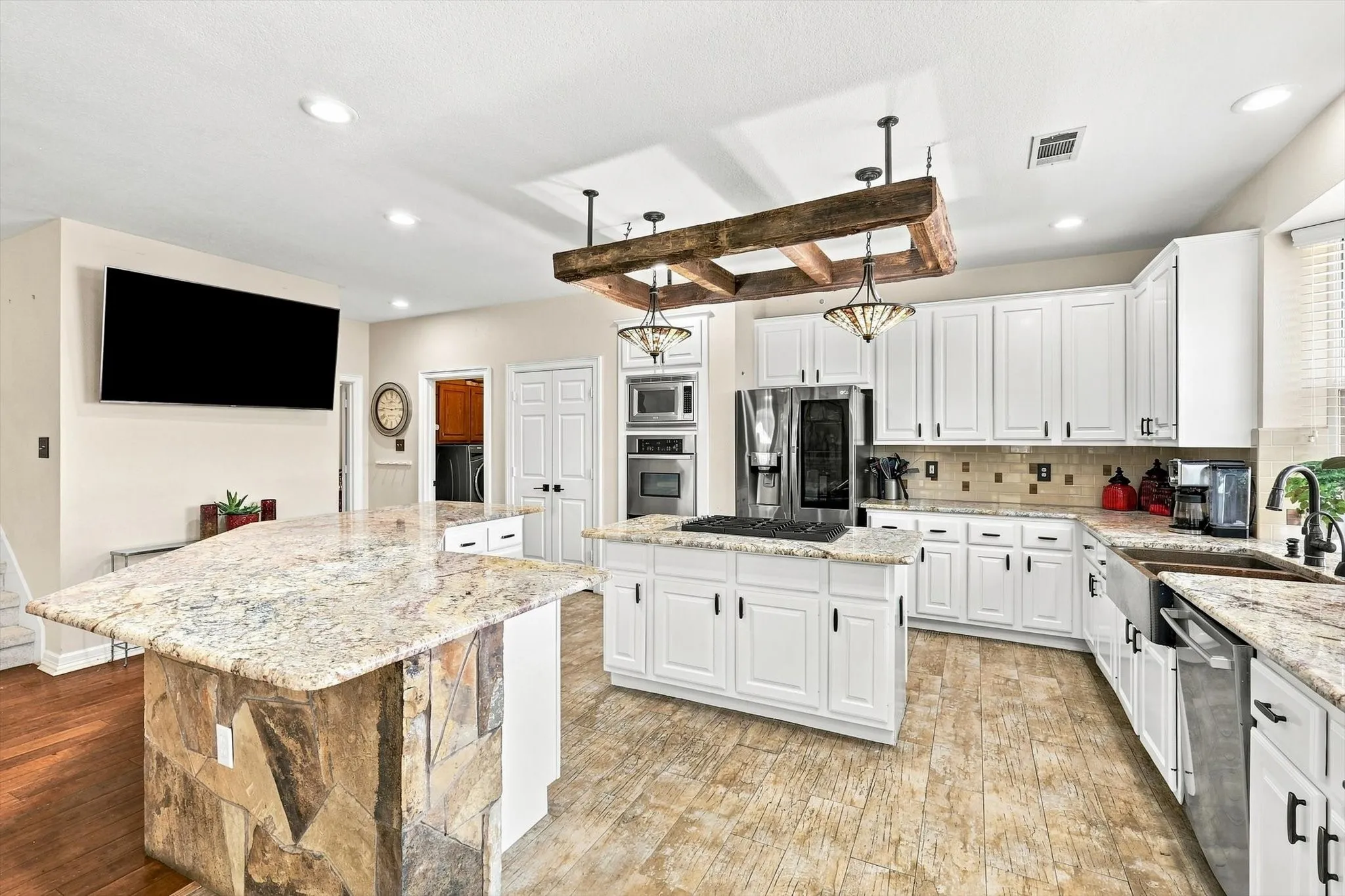 Oversized island for those big family gatherings!