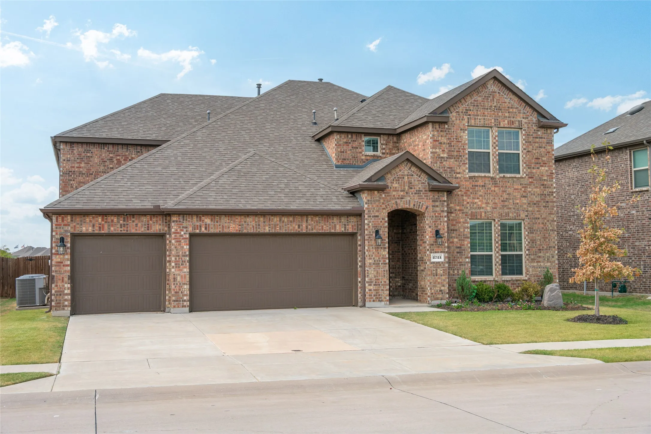 Single Family Residence For Rent in Denton County , 2721 Madera Canyon Road, Aubrey, Texas 76227, 4 Bedroom, 3 Bathroom, 3 Garage spaces, 3,413 Sqft, built in 2021, mls#21369116, Real Estate Agent in Aubrey, Homes For Rent in Denton county, Homes For Rent in Aubrey, Realtor in Aubrey Texas, Real Estate Brokerage Independent Realty Texas, Luminita Cordes Realtor