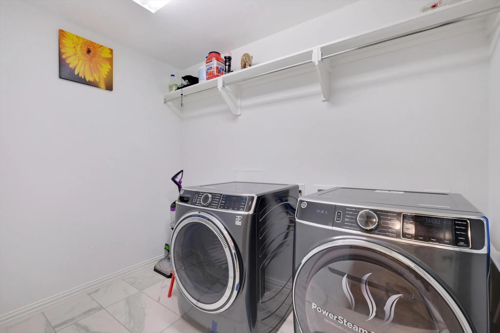 Townhouse For Rent in Denton County , 205 Somerset Drive, Lewisville, Texas 75056, 3 Bedroom, 3 Bathroom, 2 Garage spaces, 2,544 Sqft, built in 2020, mls#21370638, Real Estate Agent in Lewisville, Homes For Rent in Denton county, Homes For Rent in Lewisville, Realtor in Lewisville Texas, Real Estate Brokerage Independent Realty Texas, Luminita Cordes Realtor