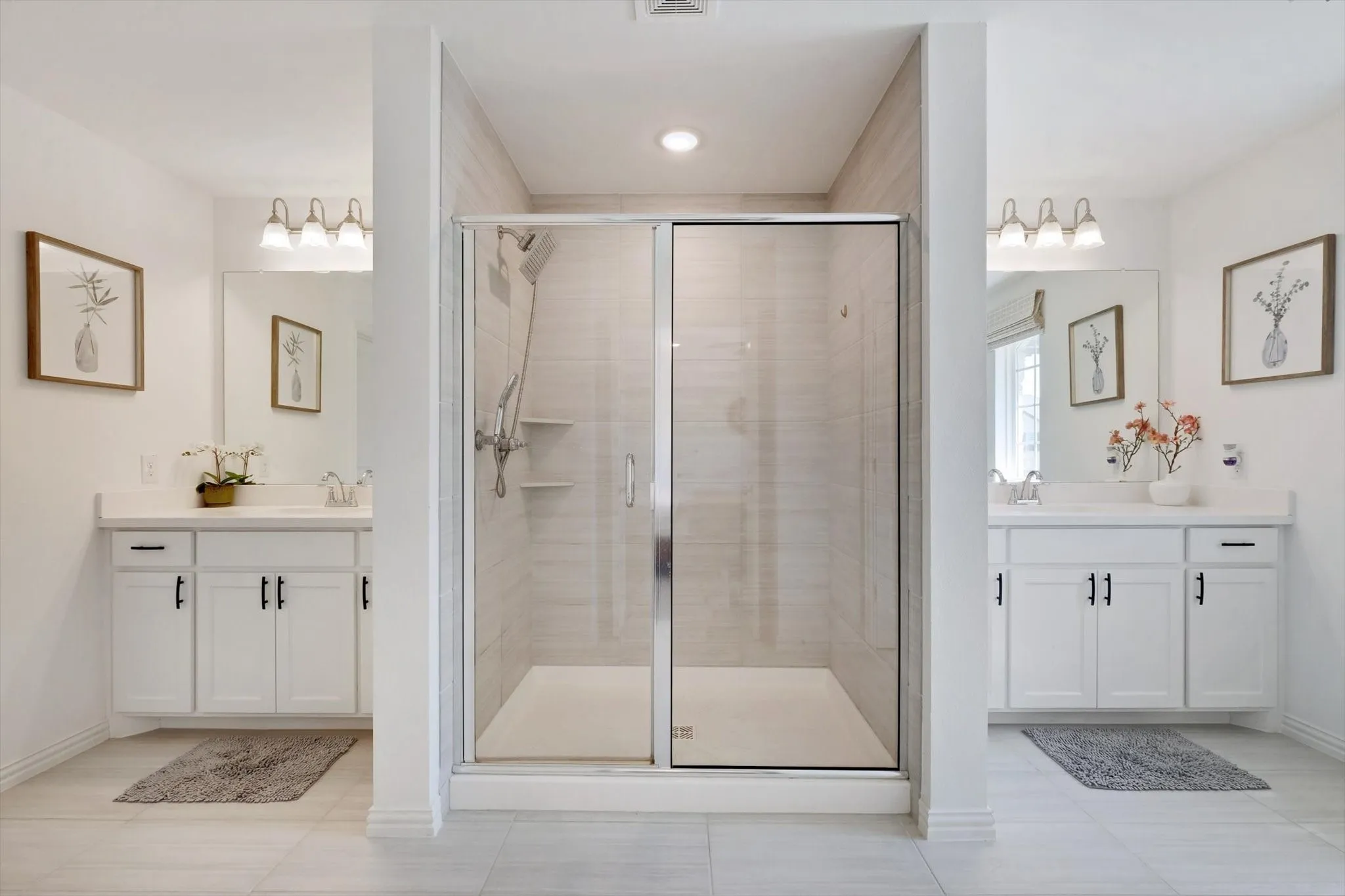 Townhouse For Rent in Denton County , 205 Somerset Drive, Lewisville, Texas 75056, 3 Bedroom, 3 Bathroom, 2 Garage spaces, 2,544 Sqft, built in 2020, mls#21370638, Real Estate Agent in Lewisville, Homes For Rent in Denton county, Homes For Rent in Lewisville, Realtor in Lewisville Texas, Real Estate Brokerage Independent Realty Texas, Luminita Cordes Realtor
