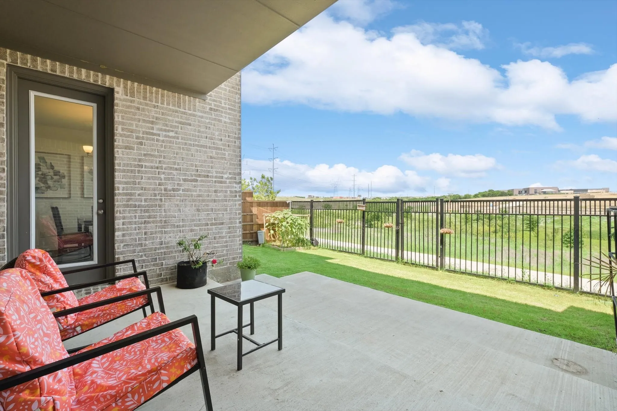 Townhouse For Rent in Denton County , 205 Somerset Drive, Lewisville, Texas 75056, 3 Bedroom, 3 Bathroom, 2 Garage spaces, 2,544 Sqft, built in 2020, mls#21370638, Real Estate Agent in Lewisville, Homes For Rent in Denton county, Homes For Rent in Lewisville, Realtor in Lewisville Texas, Real Estate Brokerage Independent Realty Texas, Luminita Cordes Realtor