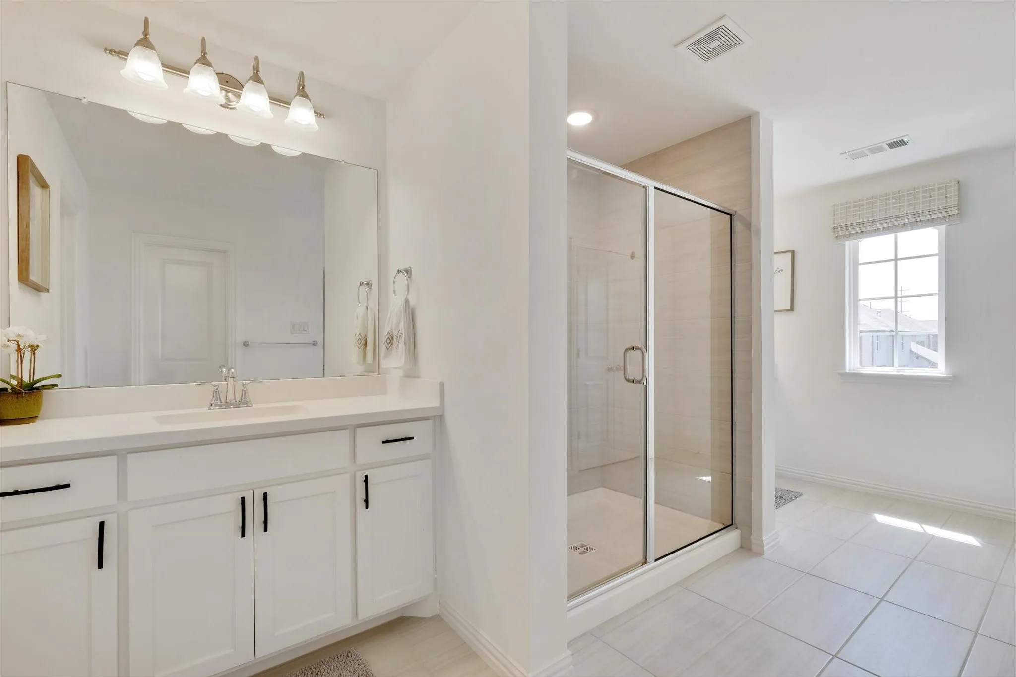 Townhouse For Rent in Denton County , 205 Somerset Drive, Lewisville, Texas 75056, 3 Bedroom, 3 Bathroom, 2 Garage spaces, 2,544 Sqft, built in 2020, mls#21370638, Real Estate Agent in Lewisville, Homes For Rent in Denton county, Homes For Rent in Lewisville, Realtor in Lewisville Texas, Real Estate Brokerage Independent Realty Texas, Luminita Cordes Realtor
