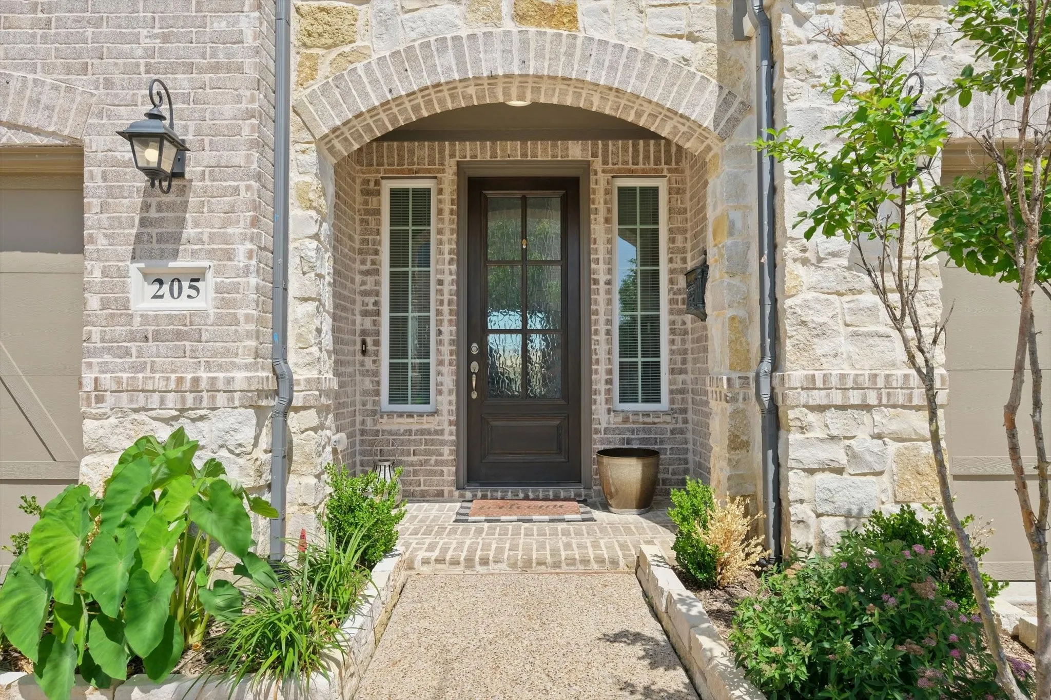 Townhouse For Rent in Denton County , 205 Somerset Drive, Lewisville, Texas 75056, 3 Bedroom, 3 Bathroom, 2 Garage spaces, 2,544 Sqft, built in 2020, mls#21370638, Real Estate Agent in Lewisville, Homes For Rent in Denton county, Homes For Rent in Lewisville, Realtor in Lewisville Texas, Real Estate Brokerage Independent Realty Texas, Luminita Cordes Realtor