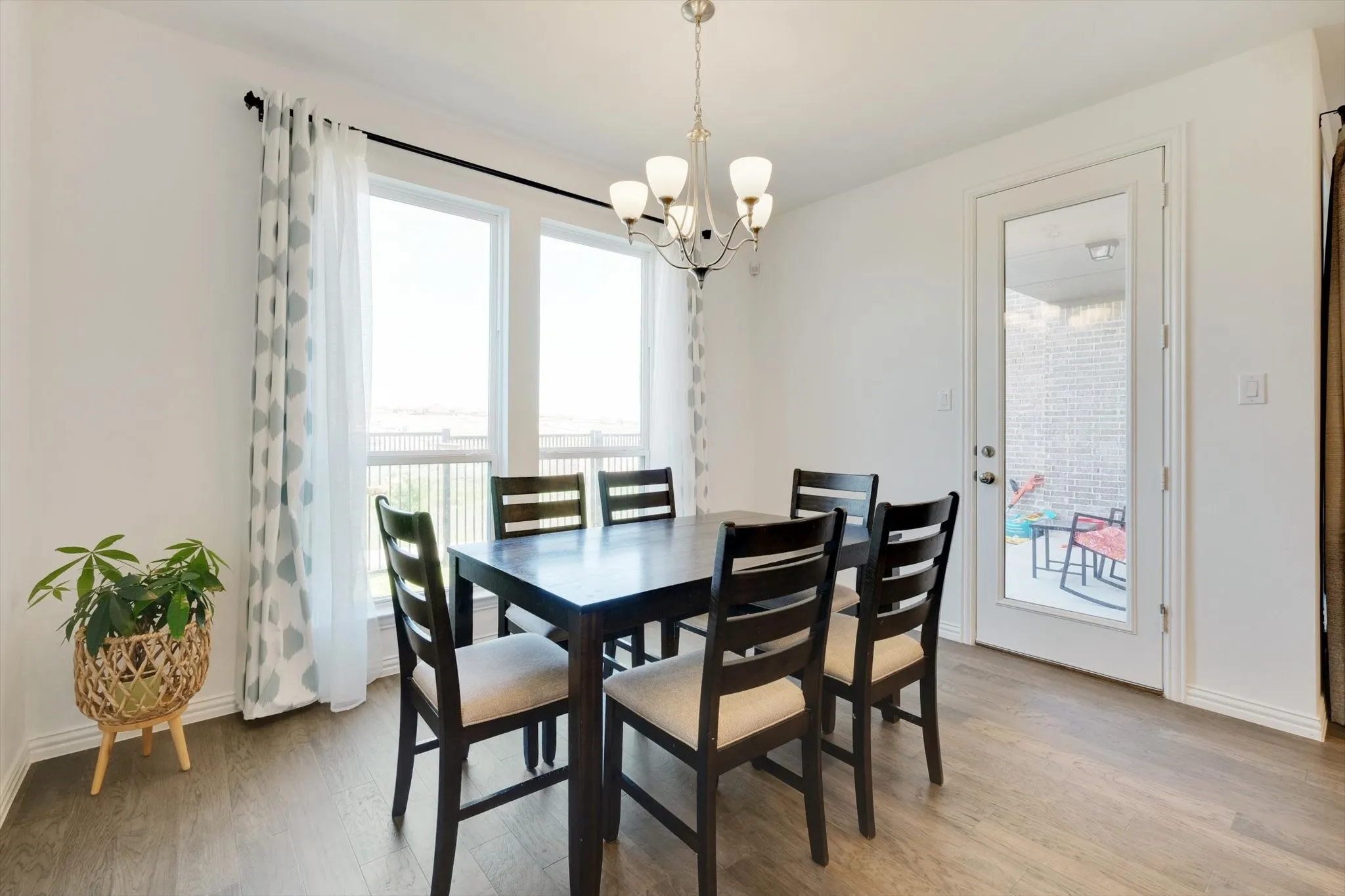 Townhouse For Rent in Denton County , 205 Somerset Drive, Lewisville, Texas 75056, 3 Bedroom, 3 Bathroom, 2 Garage spaces, 2,544 Sqft, built in 2020, mls#21370638, Real Estate Agent in Lewisville, Homes For Rent in Denton county, Homes For Rent in Lewisville, Realtor in Lewisville Texas, Real Estate Brokerage Independent Realty Texas, Luminita Cordes Realtor