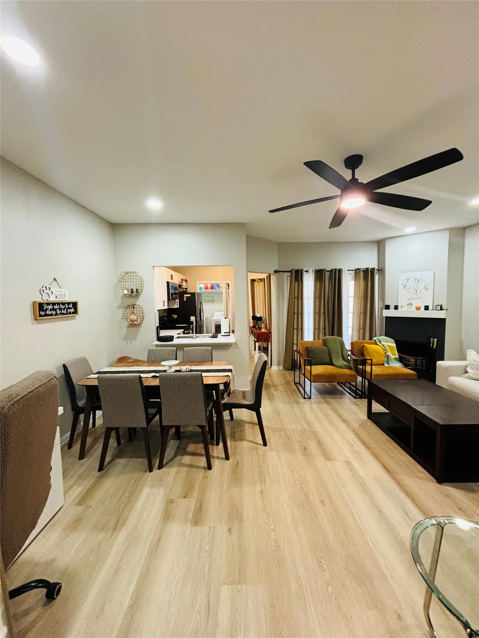 Condominium For Sale in Dallas County , 14277 Preston Road 416, Dallas, Texas 75254, 1 Bedroom, 1 Bathroom, Garage spaces, 709 Sqft, built in 1982, mls#21370646, Real Estate Agent in Dallas, Homes For Sale in Dallas county, Homes For Sale in Dallas, Realtor in Dallas Texas, Real Estate Brokerage Independent Realty Texas, Luminita Cordes Realtor