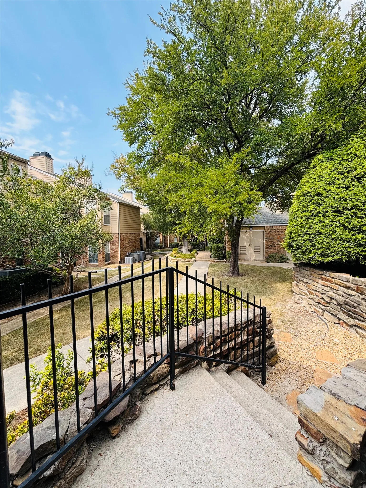 Condominium For Sale in Dallas County , 14277 Preston Road 416, Dallas, Texas 75254, 1 Bedroom, 1 Bathroom, Garage spaces, 709 Sqft, built in 1982, mls#21370646, Real Estate Agent in Dallas, Homes For Sale in Dallas county, Homes For Sale in Dallas, Realtor in Dallas Texas, Real Estate Brokerage Independent Realty Texas, Luminita Cordes Realtor