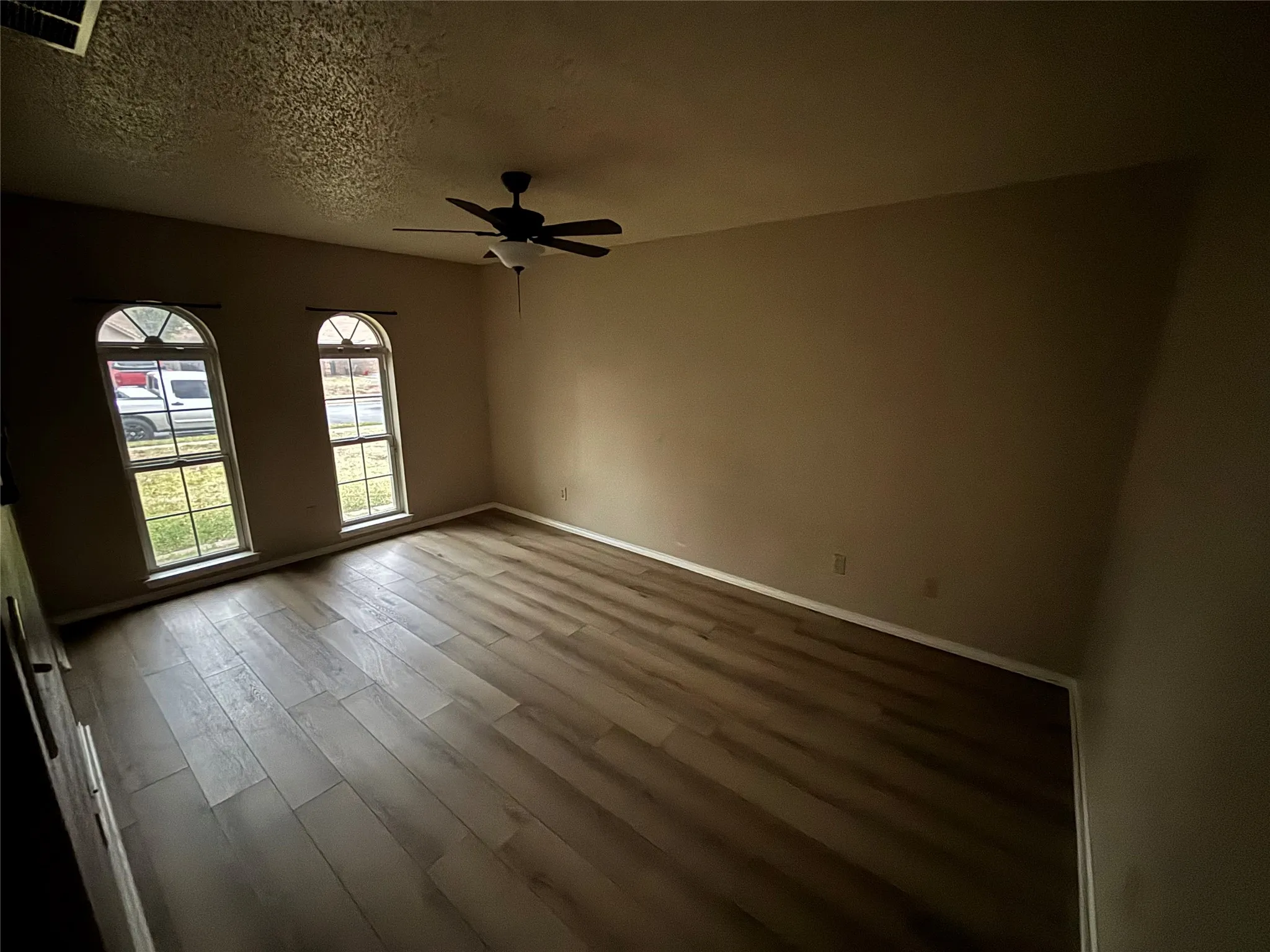 Single Family Residence For Rent in Tarrant County , 5916 Birchill Road, Watauga, Texas 76148, 3 Bedroom, 2 Bathroom, 2 Garage spaces, 1,426 Sqft, built in 1985, mls#21370650, Real Estate Agent in Watauga, Homes For Rent in Tarrant county, Homes For Rent in Watauga, Realtor in Watauga Texas, Real Estate Brokerage Independent Realty Texas, Luminita Cordes Realtor