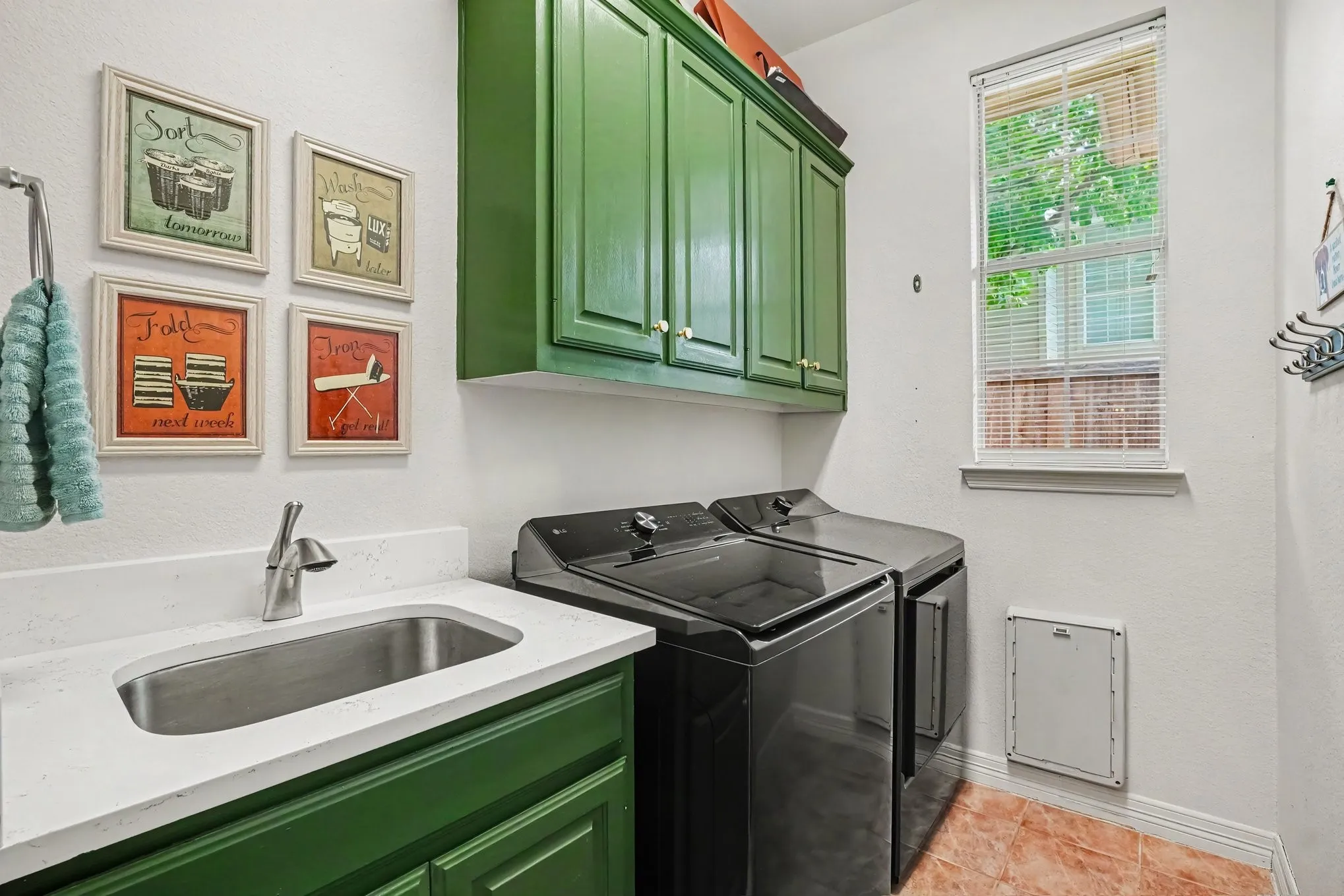 Single Family Residence For Sale in Collin County , 5360 Gatesworth Lane, Dallas, Texas 75287, 3 Bedroom, 3 Bathroom, 2 Garage spaces, 2,897 Sqft, built in 1997, mls#21367506, Real Estate Agent in Dallas, Homes For Sale in Collin county, Homes For Sale in Dallas, Realtor in Dallas Texas, Real Estate Brokerage Independent Realty Texas, Luminita Cordes Realtor