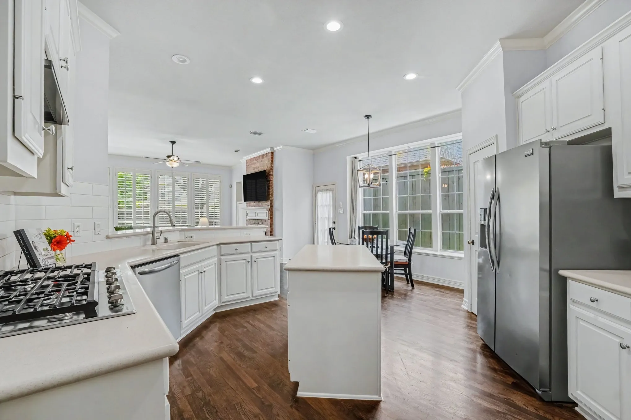 Single Family Residence For Sale in Collin County , 5360 Gatesworth Lane, Dallas, Texas 75287, 3 Bedroom, 3 Bathroom, 2 Garage spaces, 2,897 Sqft, built in 1997, mls#21367506, Real Estate Agent in Dallas, Homes For Sale in Collin county, Homes For Sale in Dallas, Realtor in Dallas Texas, Real Estate Brokerage Independent Realty Texas, Luminita Cordes Realtor