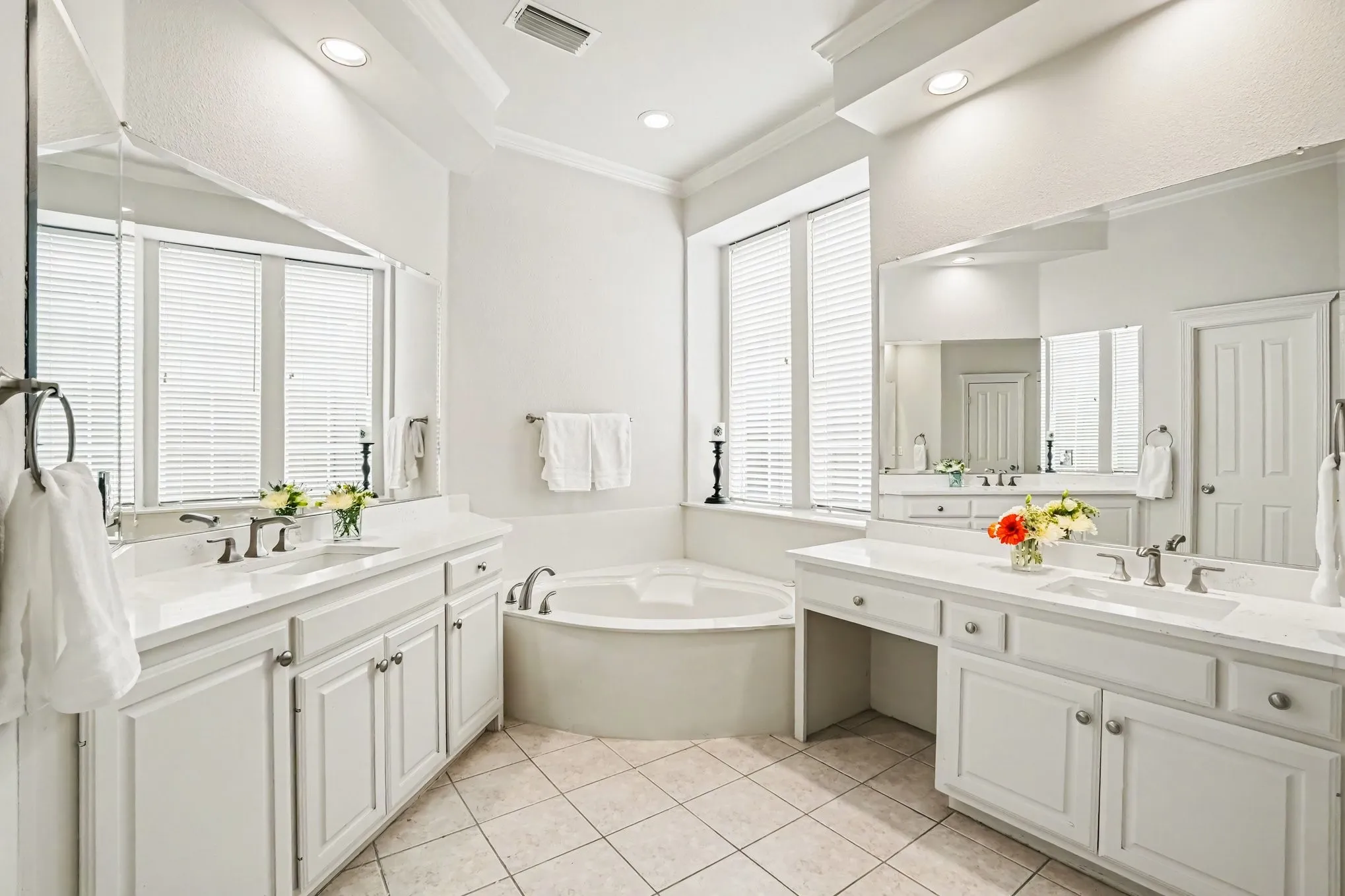 Single Family Residence For Sale in Collin County , 5360 Gatesworth Lane, Dallas, Texas 75287, 3 Bedroom, 3 Bathroom, 2 Garage spaces, 2,897 Sqft, built in 1997, mls#21367506, Real Estate Agent in Dallas, Homes For Sale in Collin county, Homes For Sale in Dallas, Realtor in Dallas Texas, Real Estate Brokerage Independent Realty Texas, Luminita Cordes Realtor