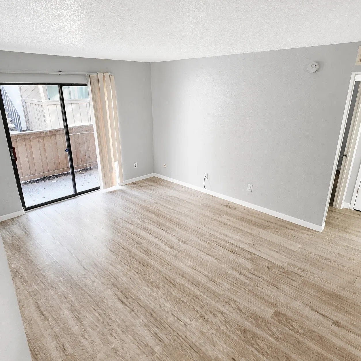 Condominium For Rent in Dallas County , 8110 Skillman Street 1002, Dallas, Texas 75231, 1 Bedroom, 1 Bathroom, Garage spaces, 569 Sqft, built in 1980, mls#21368712, Real Estate Agent in Dallas, Homes For Rent in Dallas county, Homes For Rent in Dallas, Realtor in Dallas Texas, Real Estate Brokerage Independent Realty Texas, Luminita Cordes Realtor