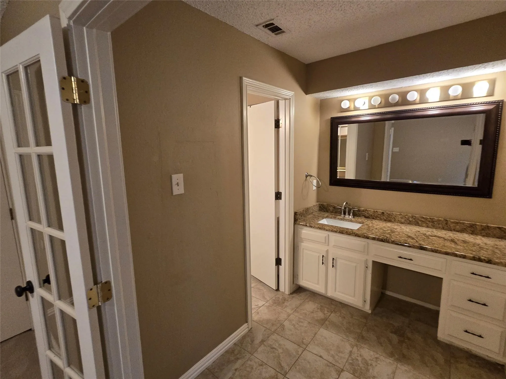 Single Family Residence For Rent in Collin County , 3216 Bandolino Lane, Plano, Texas 75075, 3 Bedroom, 2 Bathroom, 2 Garage spaces, 1,787 Sqft, built in 1983, mls#21370642, Real Estate Agent in Plano, Homes For Rent in Collin county, Homes For Rent in Plano, Realtor in Plano Texas, Real Estate Brokerage Independent Realty Texas, Luminita Cordes Realtor