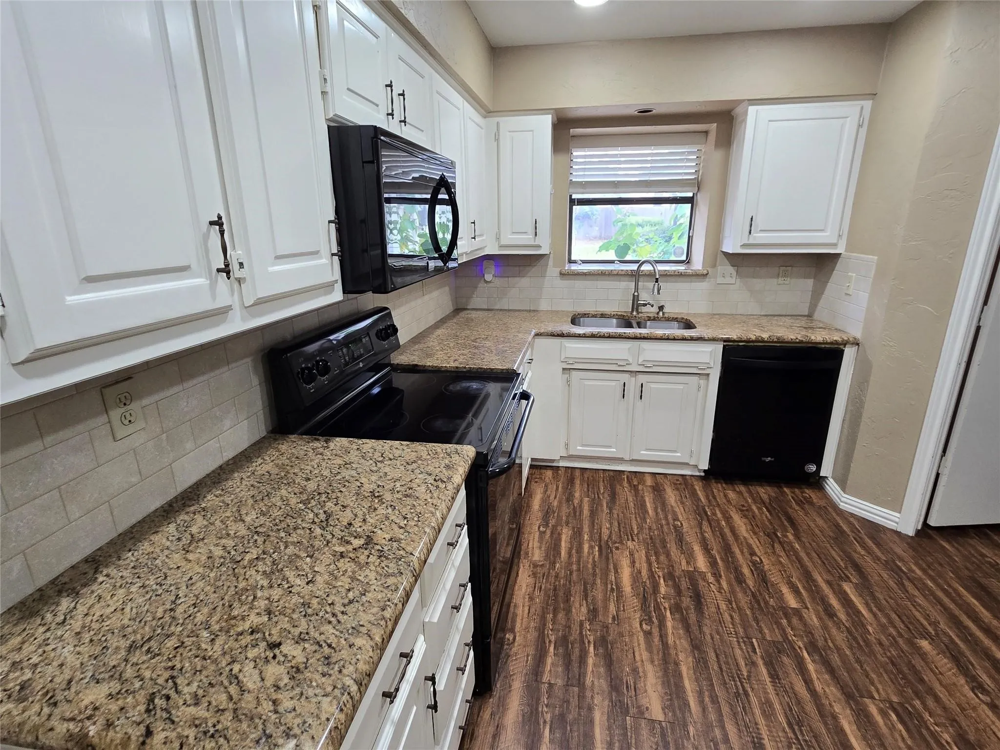 Single Family Residence For Rent in Collin County , 3216 Bandolino Lane, Plano, Texas 75075, 3 Bedroom, 2 Bathroom, 2 Garage spaces, 1,787 Sqft, built in 1983, mls#21370642, Real Estate Agent in Plano, Homes For Rent in Collin county, Homes For Rent in Plano, Realtor in Plano Texas, Real Estate Brokerage Independent Realty Texas, Luminita Cordes Realtor