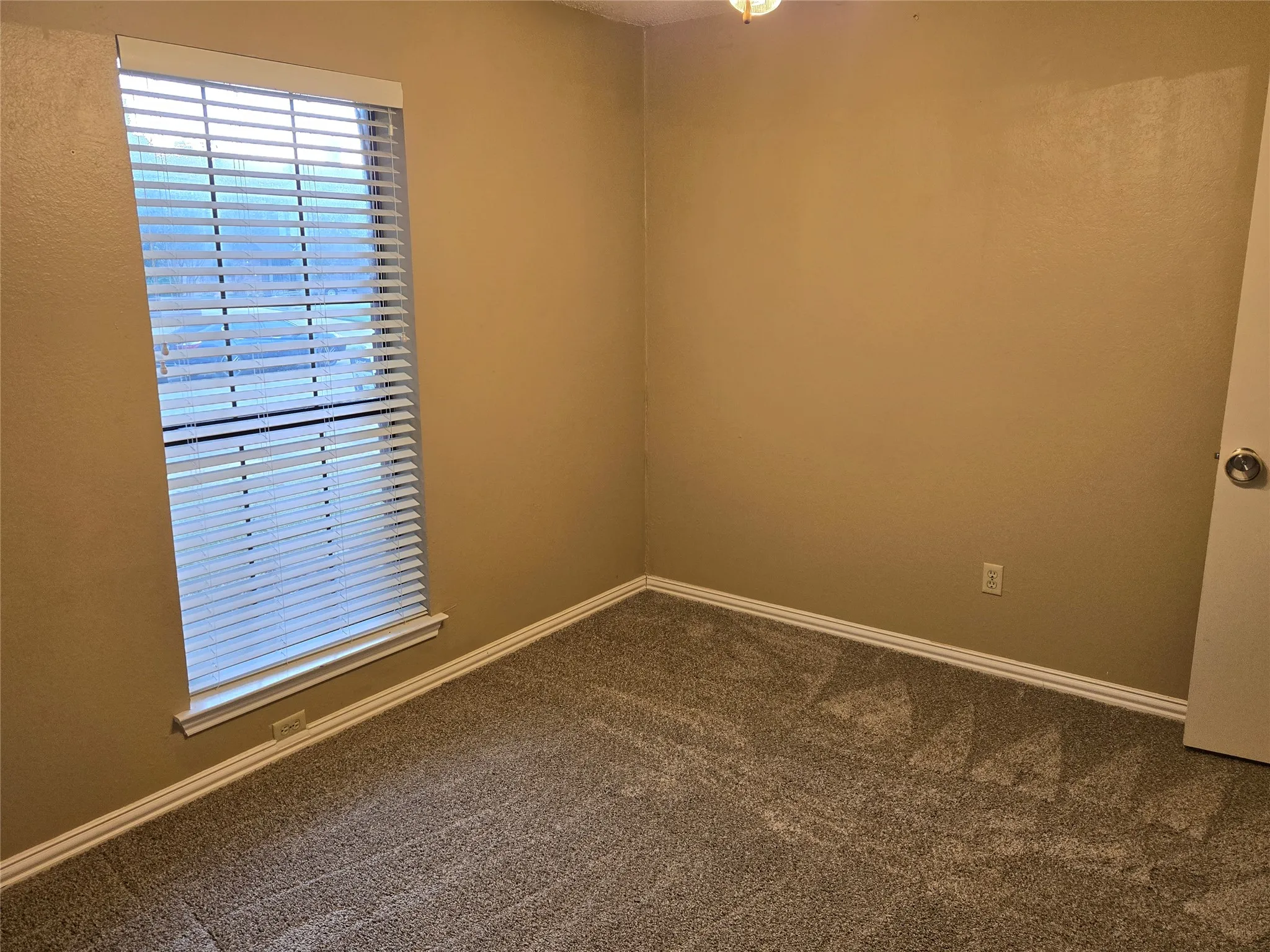 Single Family Residence For Rent in Collin County , 3216 Bandolino Lane, Plano, Texas 75075, 3 Bedroom, 2 Bathroom, 2 Garage spaces, 1,787 Sqft, built in 1983, mls#21370642, Real Estate Agent in Plano, Homes For Rent in Collin county, Homes For Rent in Plano, Realtor in Plano Texas, Real Estate Brokerage Independent Realty Texas, Luminita Cordes Realtor