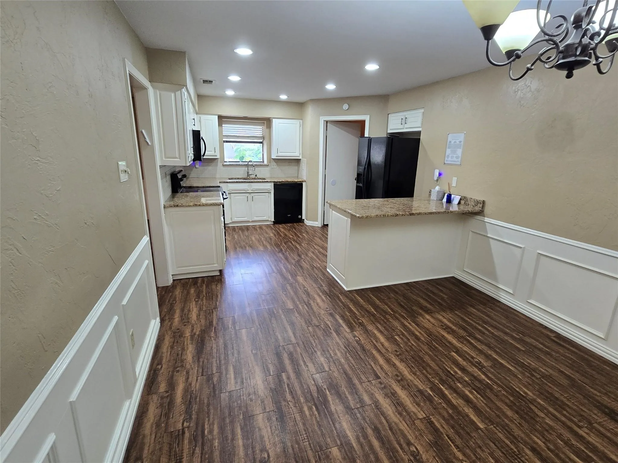 Single Family Residence For Rent in Collin County , 3216 Bandolino Lane, Plano, Texas 75075, 3 Bedroom, 2 Bathroom, 2 Garage spaces, 1,787 Sqft, built in 1983, mls#21370642, Real Estate Agent in Plano, Homes For Rent in Collin county, Homes For Rent in Plano, Realtor in Plano Texas, Real Estate Brokerage Independent Realty Texas, Luminita Cordes Realtor