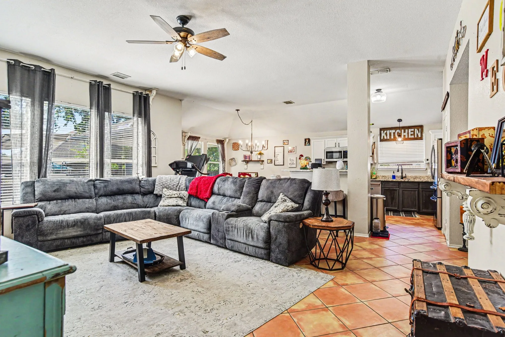 Single Family Residence For Sale in Kaufman County , 501 Wolf Drive, Forney, Texas 75126, 4 Bedroom, 2 Bathroom, 2 Garage spaces, 2,092 Sqft, built in 2003, mls#21370651, Real Estate Agent in Forney, Homes For Sale in Kaufman county, Homes For Sale in Forney, Realtor in Forney Texas, Real Estate Brokerage Independent Realty Texas, Luminita Cordes Realtor
