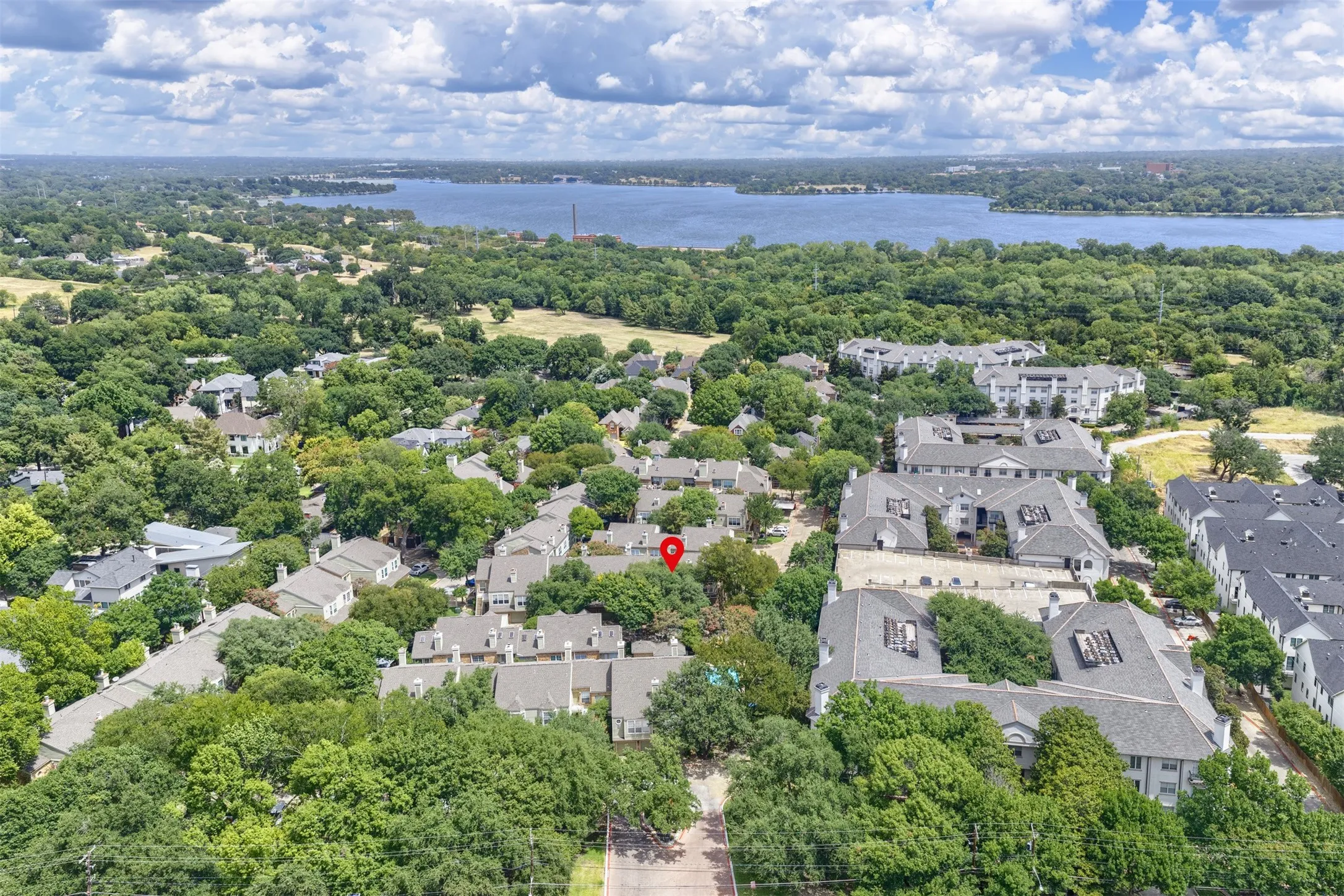 Condominium For Sale in Dallas County , 7151 Gaston Avenue 910, Dallas, Texas 75214, 2 Bedroom, 3 Bathroom, 1 Garage spaces, 1,087 Sqft, built in 1983, mls#21369646, Real Estate Agent in Dallas, Homes For Sale in Dallas county, Homes For Sale in Dallas, Realtor in Dallas Texas, Real Estate Brokerage Independent Realty Texas, Luminita Cordes Realtor