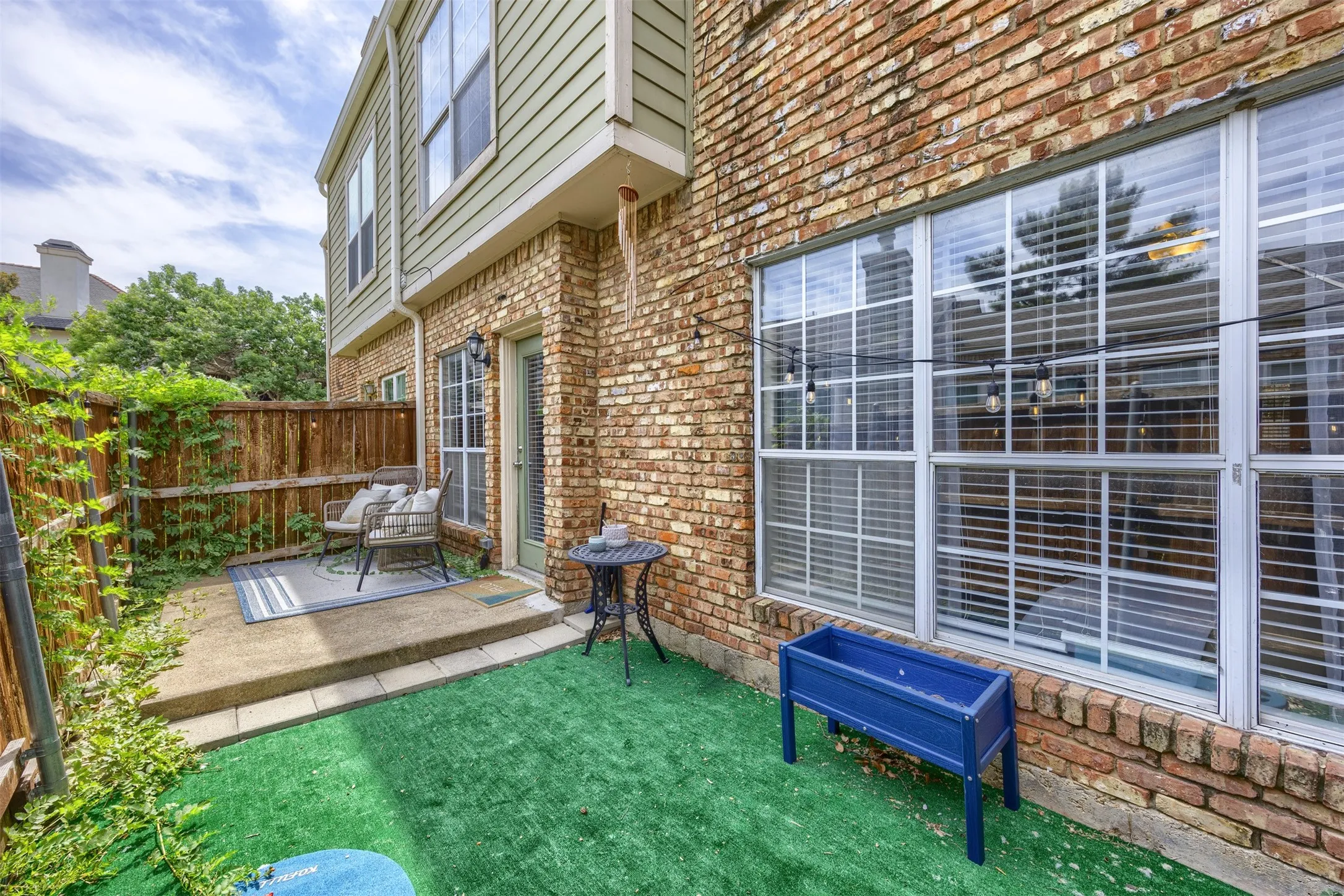 Condominium For Sale in Dallas County , 7151 Gaston Avenue 910, Dallas, Texas 75214, 2 Bedroom, 3 Bathroom, 1 Garage spaces, 1,087 Sqft, built in 1983, mls#21369646, Real Estate Agent in Dallas, Homes For Sale in Dallas county, Homes For Sale in Dallas, Realtor in Dallas Texas, Real Estate Brokerage Independent Realty Texas, Luminita Cordes Realtor
