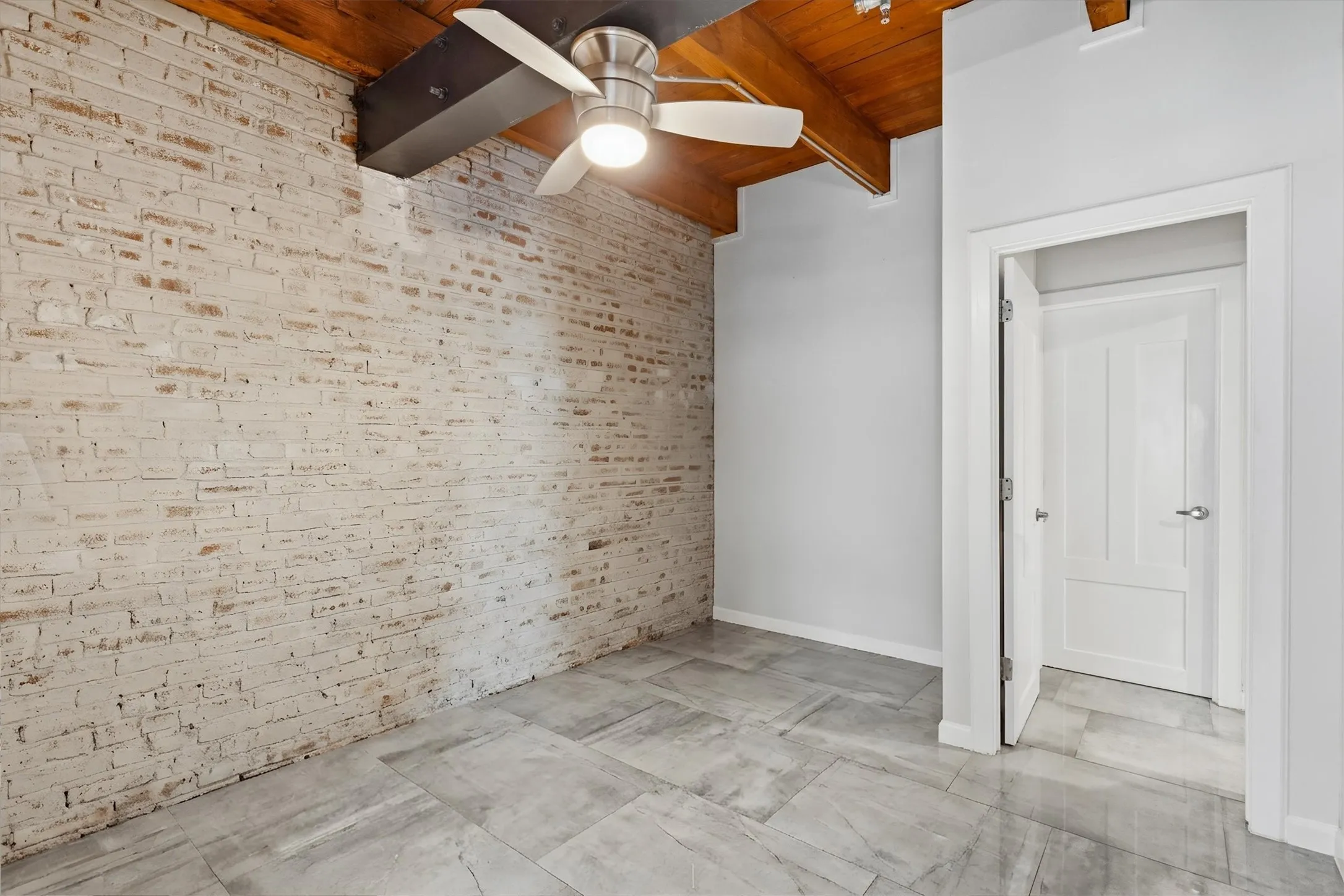 Condominium For Sale in Dallas County , 509 Elm Street 604, Dallas, Texas 75202, 4 Bedroom, 3 Bathroom, Garage spaces, 2,522 Sqft, built in 1930, mls#21368878, Real Estate Agent in Dallas, Homes For Sale in Dallas county, Homes For Sale in Dallas, Realtor in Dallas Texas, Real Estate Brokerage Independent Realty Texas, Luminita Cordes Realtor