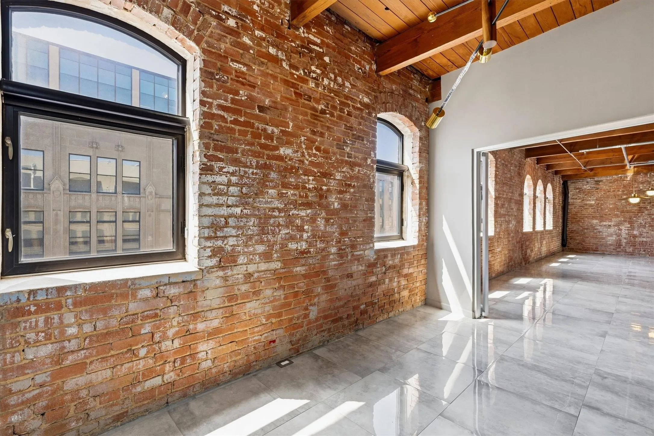 Condominium For Sale in Dallas County , 509 Elm Street 604, Dallas, Texas 75202, 4 Bedroom, 3 Bathroom, Garage spaces, 2,522 Sqft, built in 1930, mls#21368878, Real Estate Agent in Dallas, Homes For Sale in Dallas county, Homes For Sale in Dallas, Realtor in Dallas Texas, Real Estate Brokerage Independent Realty Texas, Luminita Cordes Realtor