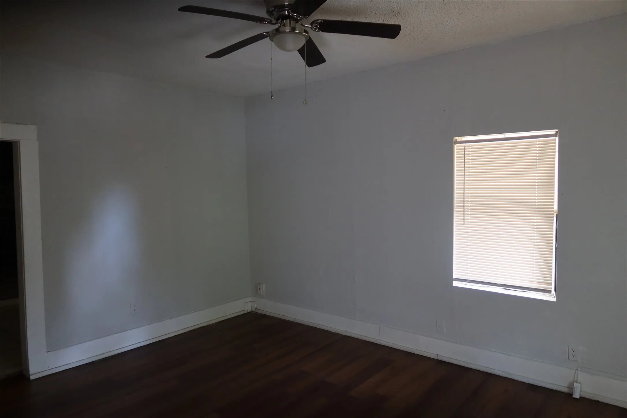 Single Family Residence For Sale in Dallas County , 4011 Coolidge Street, Dallas, Texas 75215, 4 Bedroom, 3 Bathroom, Garage spaces, 1,302 Sqft, built in 1921, mls#21370653, Real Estate Agent in Dallas, Homes For Sale in Dallas county, Homes For Sale in Dallas, Realtor in Dallas Texas, Real Estate Brokerage Independent Realty Texas, Luminita Cordes Realtor