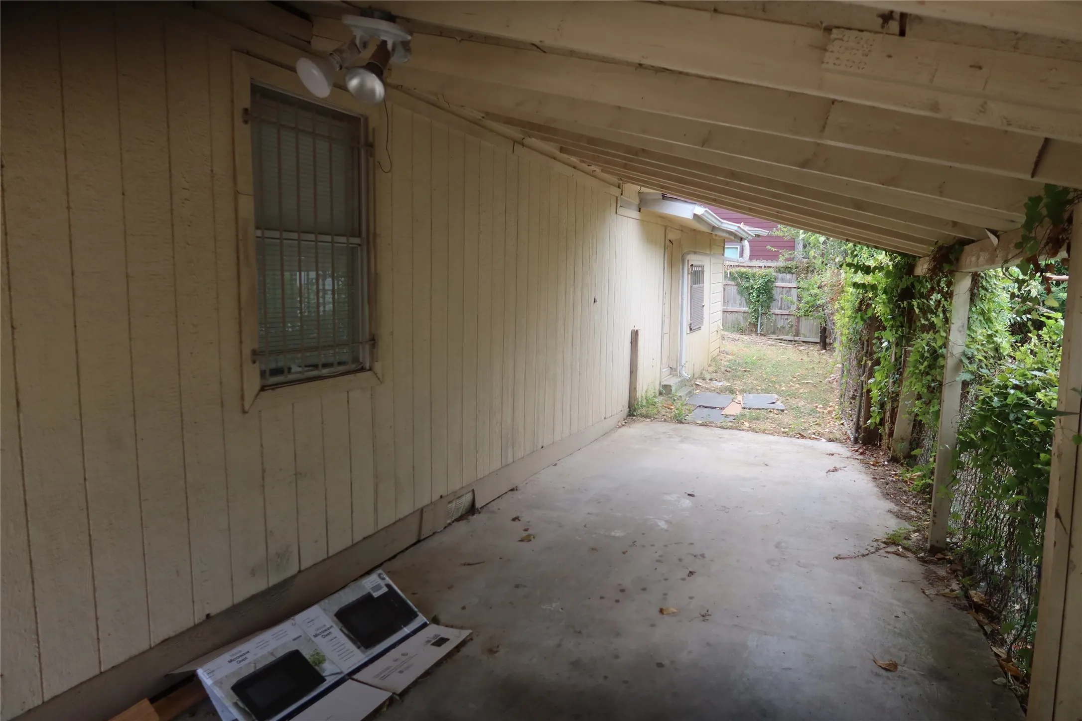Single Family Residence For Sale in Dallas County , 4011 Coolidge Street, Dallas, Texas 75215, 4 Bedroom, 3 Bathroom, Garage spaces, 1,302 Sqft, built in 1921, mls#21370653, Real Estate Agent in Dallas, Homes For Sale in Dallas county, Homes For Sale in Dallas, Realtor in Dallas Texas, Real Estate Brokerage Independent Realty Texas, Luminita Cordes Realtor