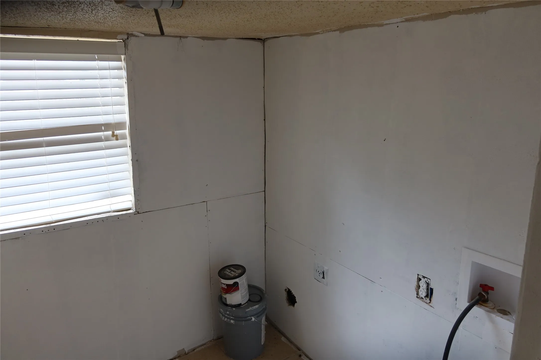 Single Family Residence For Sale in Dallas County , 4011 Coolidge Street, Dallas, Texas 75215, 4 Bedroom, 3 Bathroom, Garage spaces, 1,302 Sqft, built in 1921, mls#21370653, Real Estate Agent in Dallas, Homes For Sale in Dallas county, Homes For Sale in Dallas, Realtor in Dallas Texas, Real Estate Brokerage Independent Realty Texas, Luminita Cordes Realtor