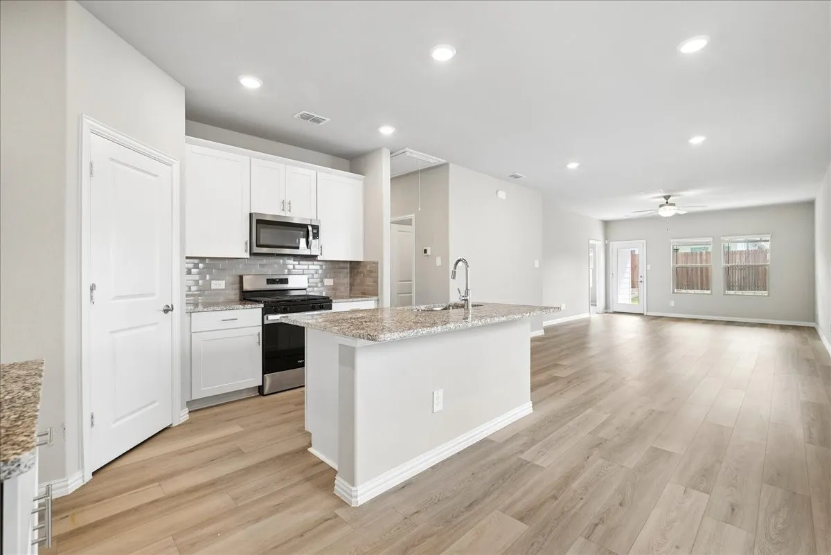 Single Family Residence For Rent in Collin County , 3903 Sandstone Drive, Princeton, Texas 75071, 3 Bedroom, 2 Bathroom, 2 Garage spaces, 1,551 Sqft, built in 2024, mls#21368534, Real Estate Agent in Princeton, Homes For Rent in Collin county, Homes For Rent in Princeton, Realtor in Princeton Texas, Real Estate Brokerage Independent Realty Texas, Luminita Cordes Realtor