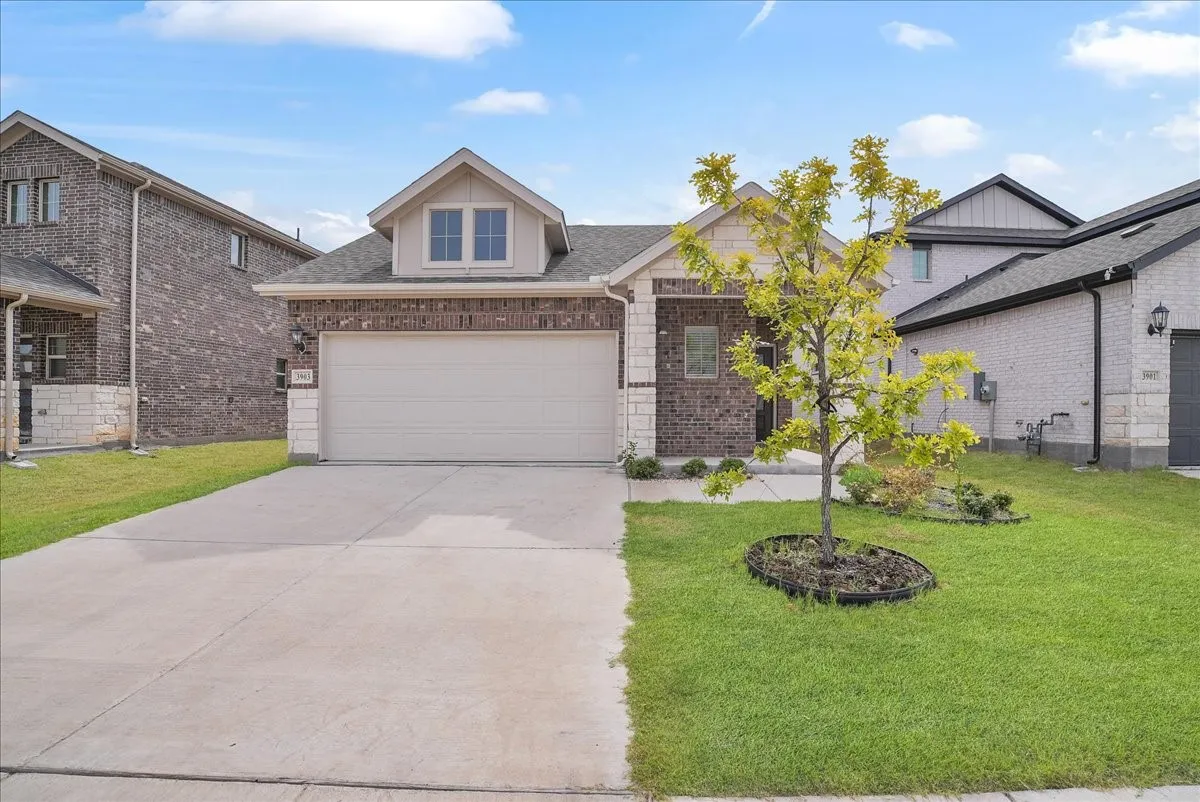 Single Family Residence For Rent in Collin County , 3903 Sandstone Drive, Princeton, Texas 75071, 3 Bedroom, 2 Bathroom, 2 Garage spaces, 1,551 Sqft, built in 2024, mls#21368534, Real Estate Agent in Princeton, Homes For Rent in Collin county, Homes For Rent in Princeton, Realtor in Princeton Texas, Real Estate Brokerage Independent Realty Texas, Luminita Cordes Realtor