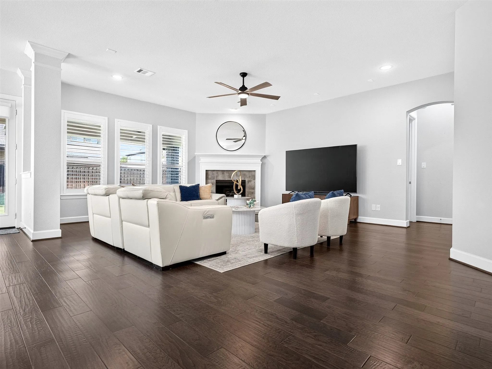 Single Family Residence For Sale in Denton County , 1708 Yeddo Path, Flower Mound, Texas 75028, 4 Bedroom, 4 Bathroom, 3 Garage spaces, 3,452 Sqft, built in 2014, mls#21367700, Real Estate Agent in Flower Mound, Homes For Sale in Denton county, Homes For Sale in Flower Mound, Realtor in Flower Mound Texas, Real Estate Brokerage Independent Realty Texas, Luminita Cordes Realtor