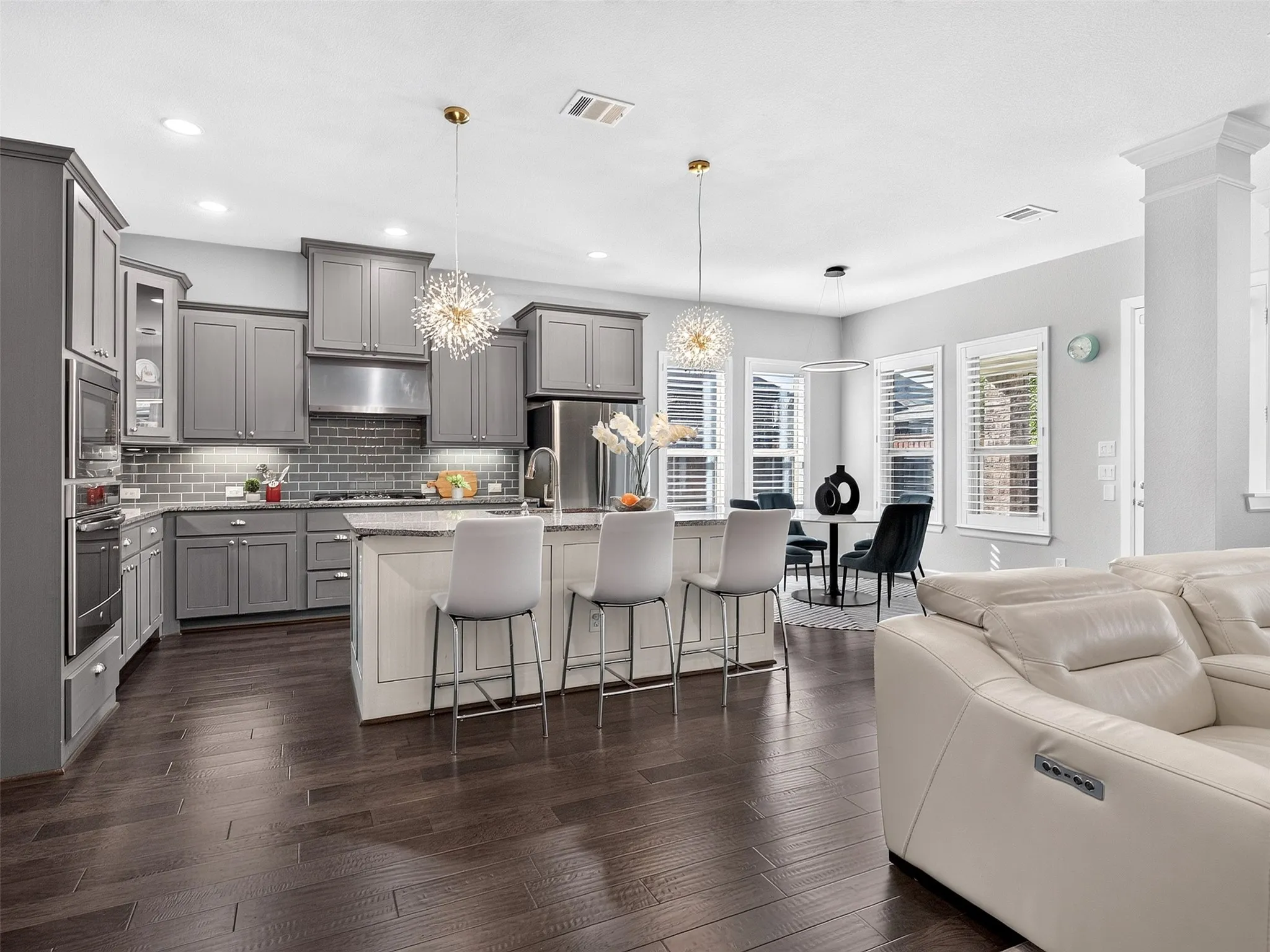 Single Family Residence For Sale in Denton County , 1708 Yeddo Path, Flower Mound, Texas 75028, 4 Bedroom, 4 Bathroom, 3 Garage spaces, 3,452 Sqft, built in 2014, mls#21367700, Real Estate Agent in Flower Mound, Homes For Sale in Denton county, Homes For Sale in Flower Mound, Realtor in Flower Mound Texas, Real Estate Brokerage Independent Realty Texas, Luminita Cordes Realtor