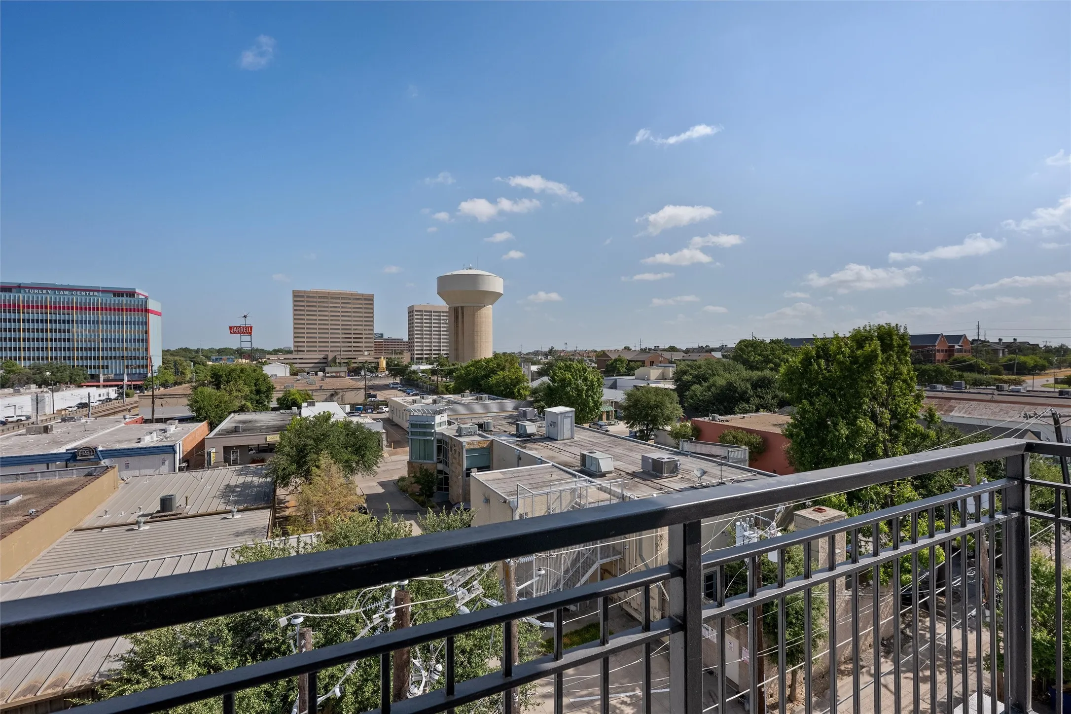 Condominium For Sale in Dallas County , 5609 Smu Boulevard 512, Dallas, Texas 75206, 1 Bedroom, 1 Bathroom, 1 Garage spaces, 752 Sqft, built in 2008, mls#21370459, Real Estate Agent in Dallas, Homes For Sale in Dallas county, Homes For Sale in Dallas, Realtor in Dallas Texas, Real Estate Brokerage Independent Realty Texas, Luminita Cordes Realtor