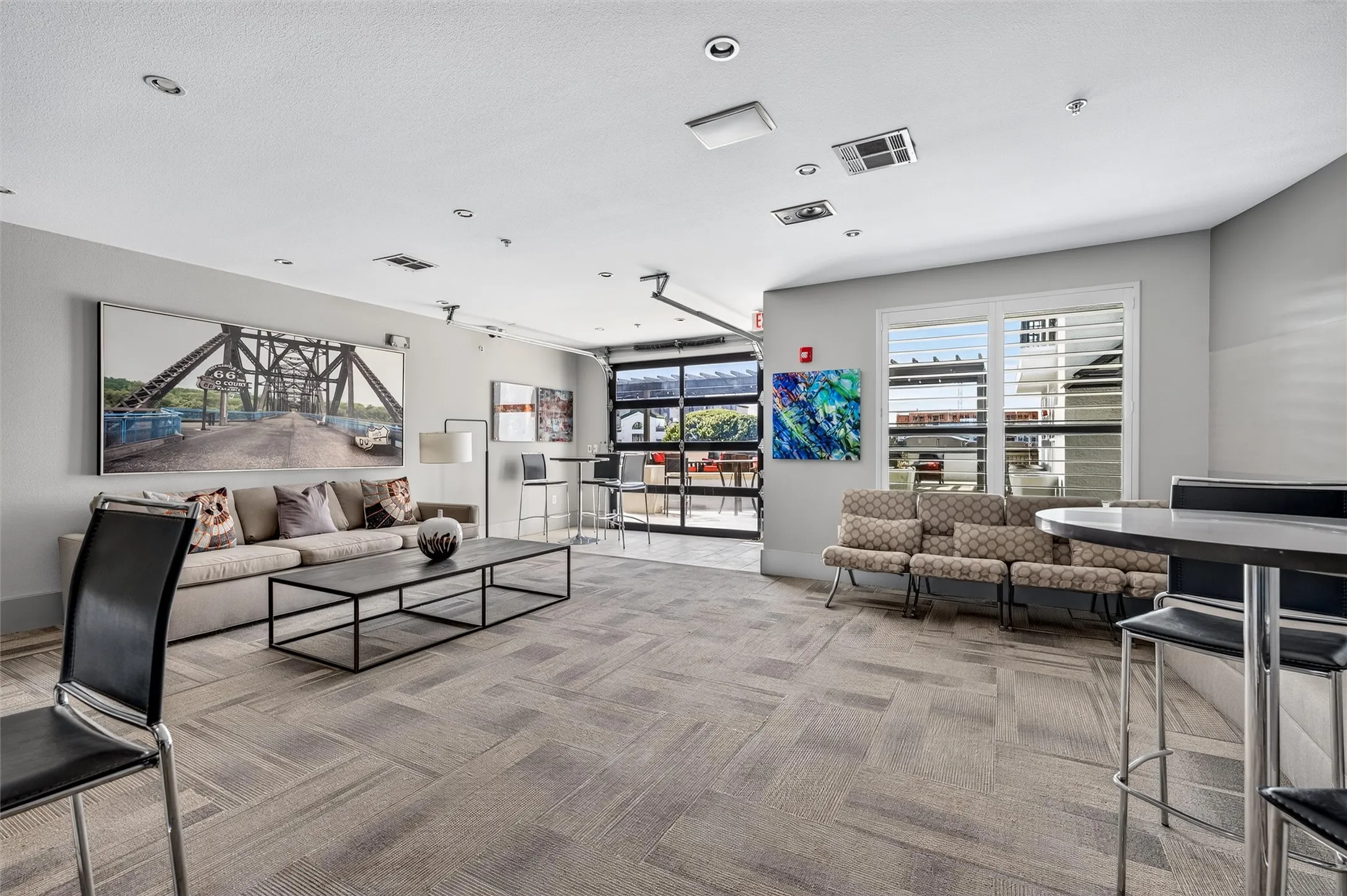Condominium For Sale in Dallas County , 5609 Smu Boulevard 512, Dallas, Texas 75206, 1 Bedroom, 1 Bathroom, 1 Garage spaces, 752 Sqft, built in 2008, mls#21370459, Real Estate Agent in Dallas, Homes For Sale in Dallas county, Homes For Sale in Dallas, Realtor in Dallas Texas, Real Estate Brokerage Independent Realty Texas, Luminita Cordes Realtor