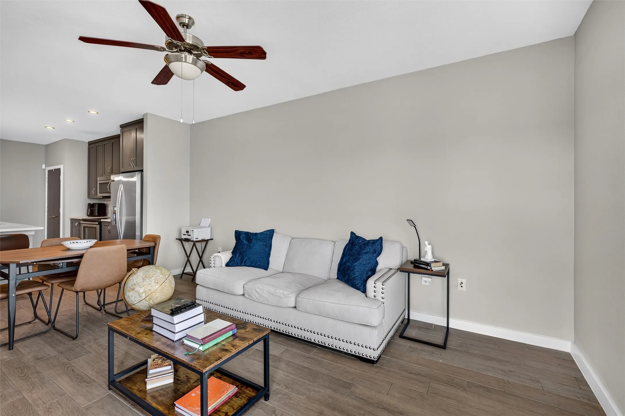 Condominium For Sale in Dallas County , 5609 Smu Boulevard 512, Dallas, Texas 75206, 1 Bedroom, 1 Bathroom, 1 Garage spaces, 752 Sqft, built in 2008, mls#21370459, Real Estate Agent in Dallas, Homes For Sale in Dallas county, Homes For Sale in Dallas, Realtor in Dallas Texas, Real Estate Brokerage Independent Realty Texas, Luminita Cordes Realtor